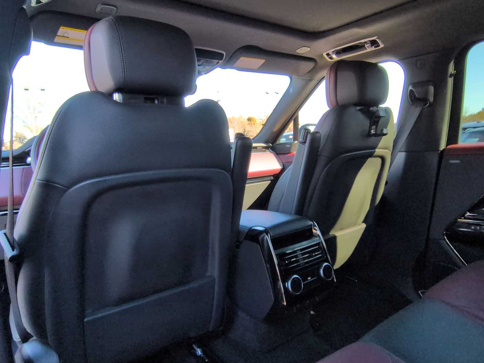 Thumbnail: 2025 Land Rover Range Rover Sport - 19