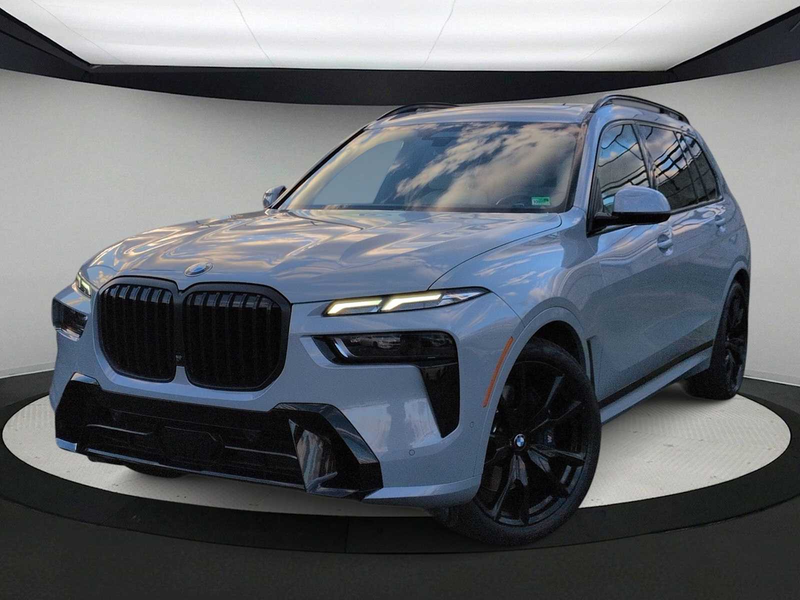 Thumbnail: 2023 BMW X7 - 1