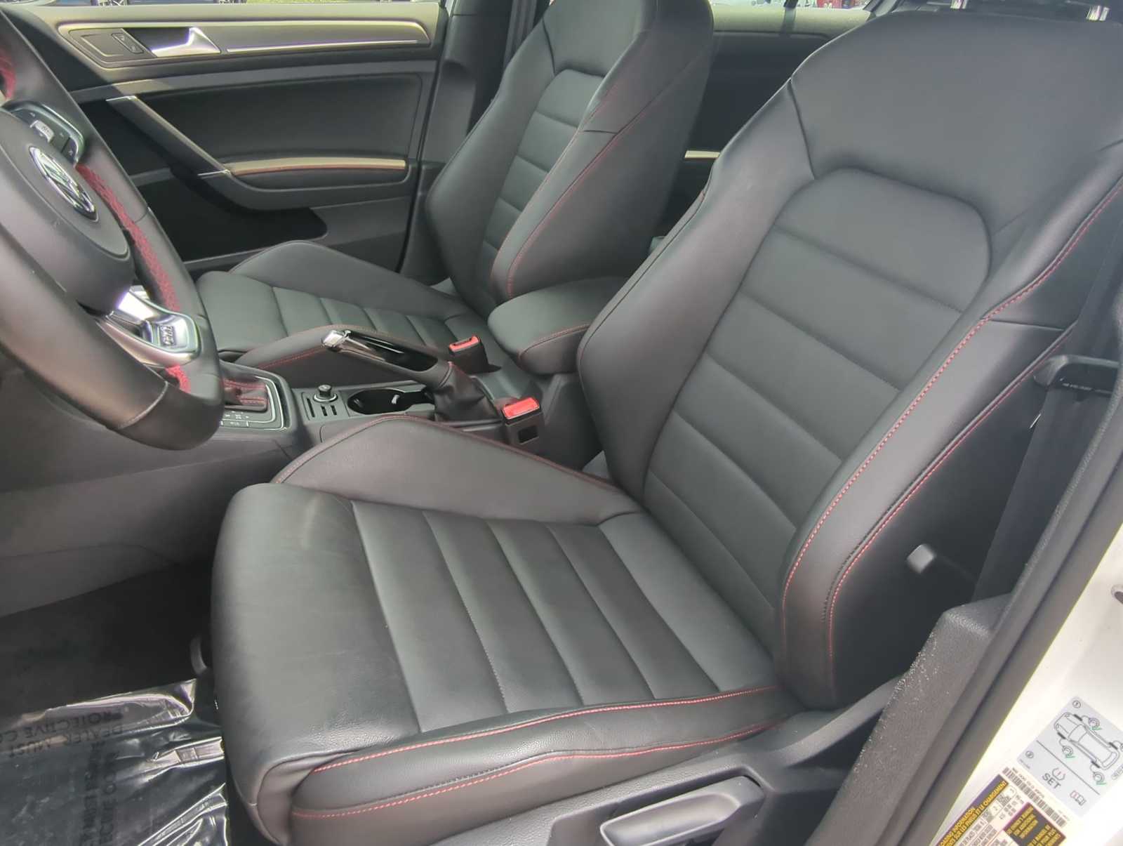 2021 Volkswagen Golf GTI SE 8