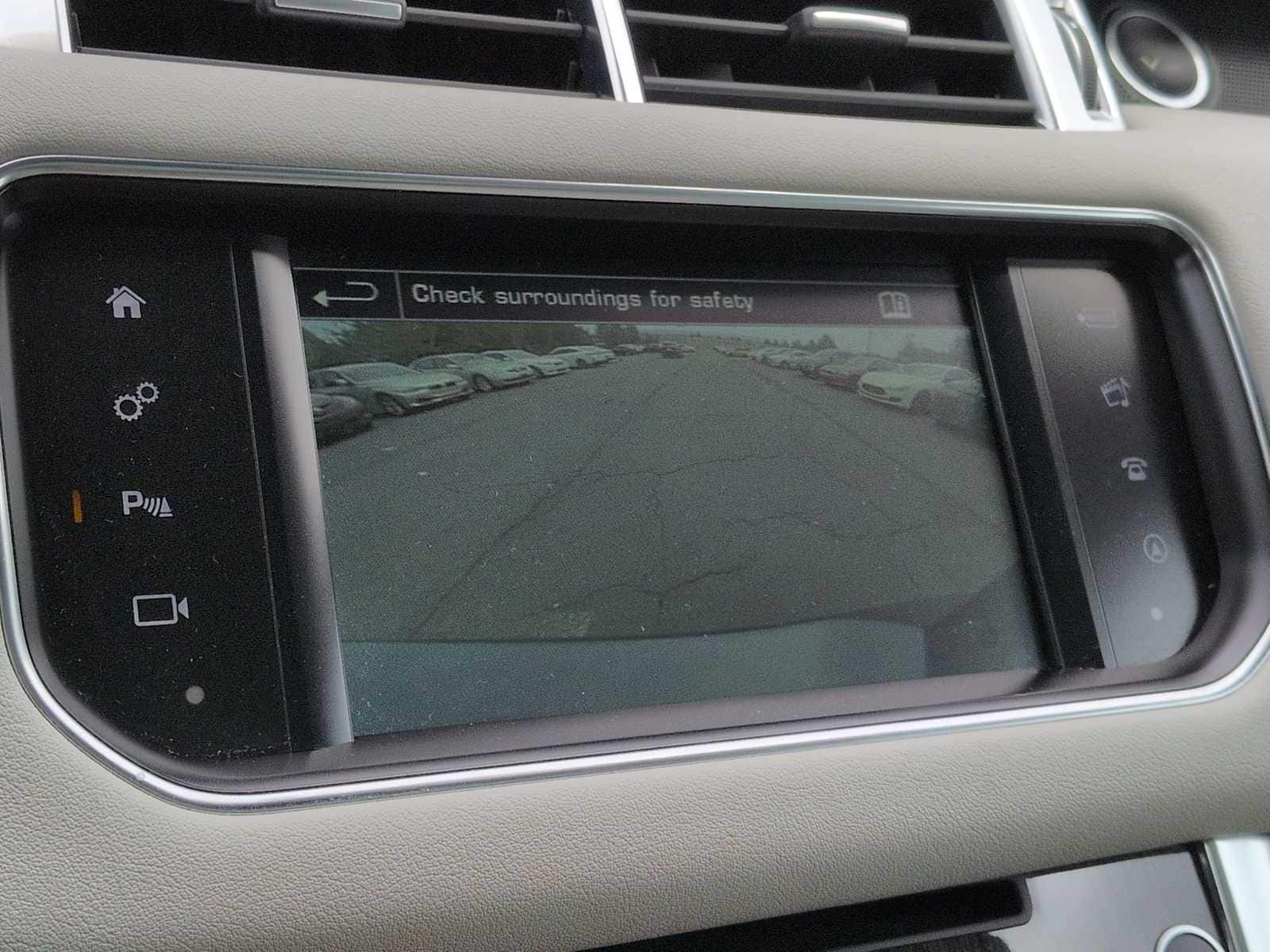 Thumbnail: 2016 Land Rover Range Rover Sport - 32