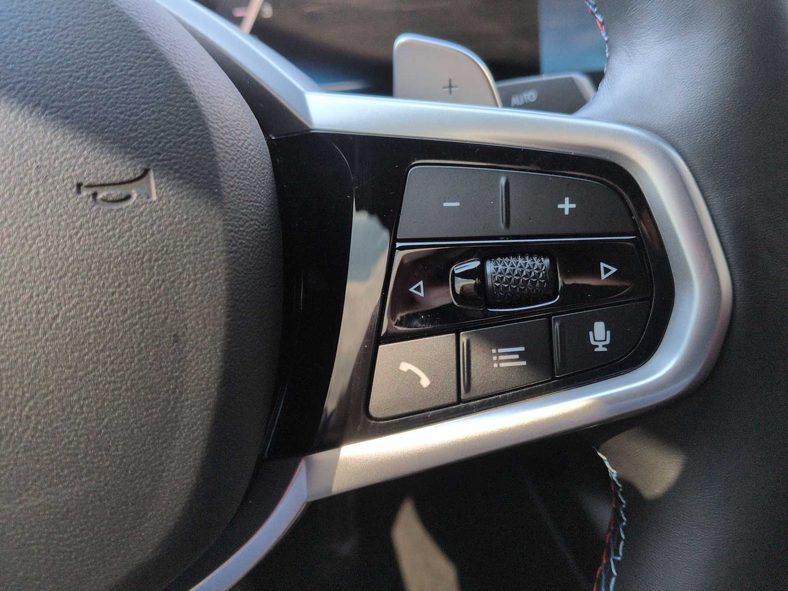 Thumbnail: 2025 BMW 3 Series - 27