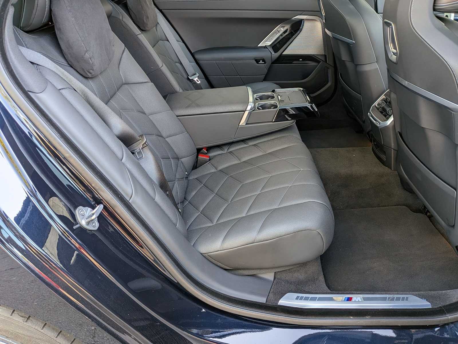 Thumbnail: 2024 BMW i7 - 22