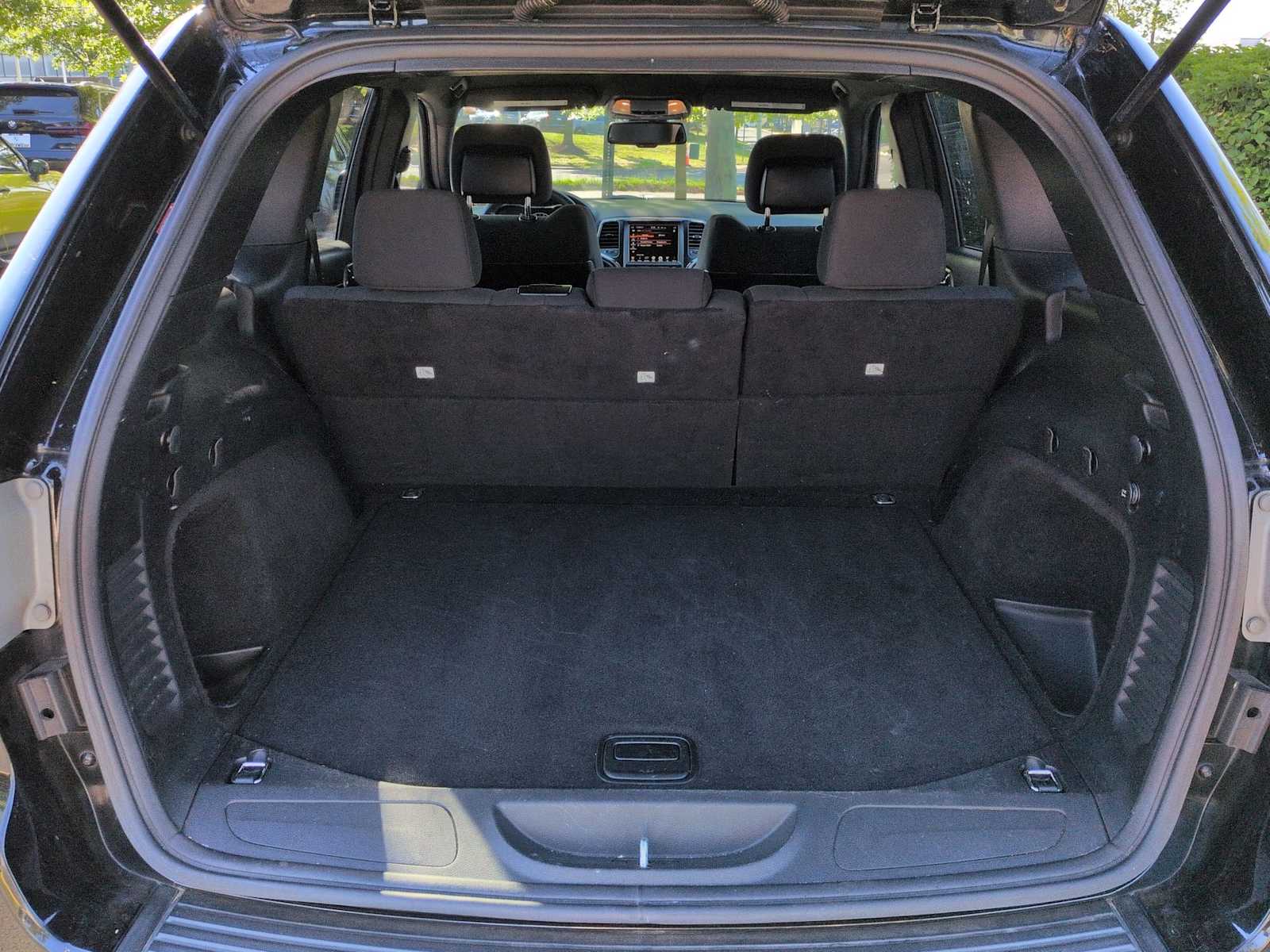 Thumbnail: 2014 Jeep Grand Cherokee - 32