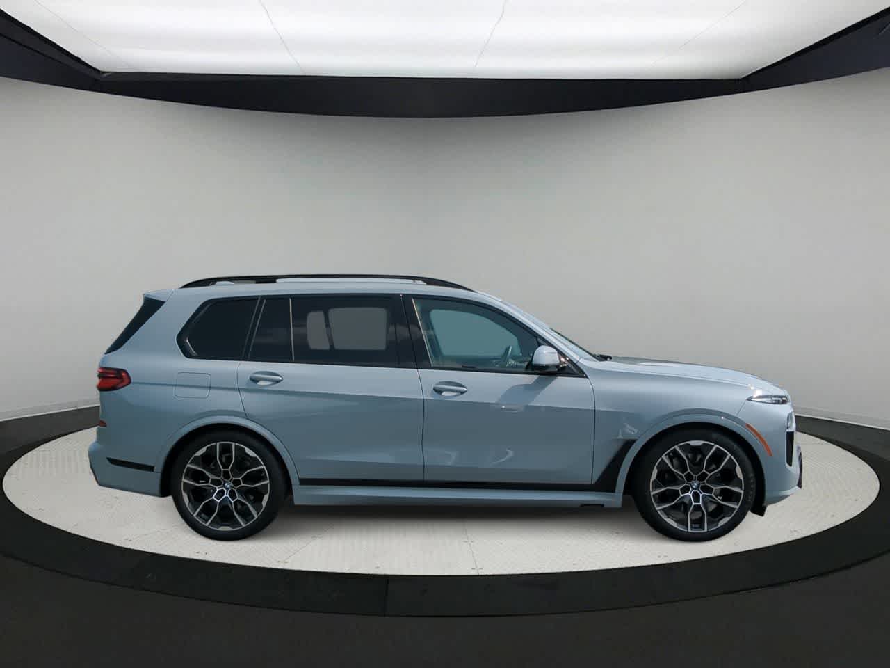 Thumbnail: 2024 BMW X7 - 9