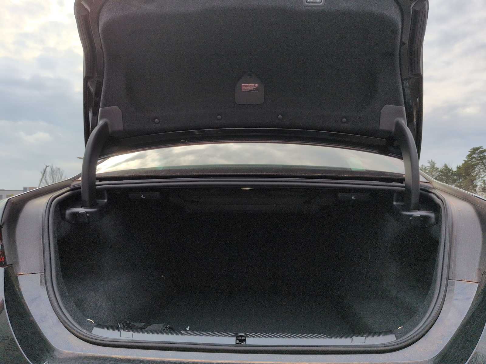 Thumbnail: 2026 BMW M5 - 35