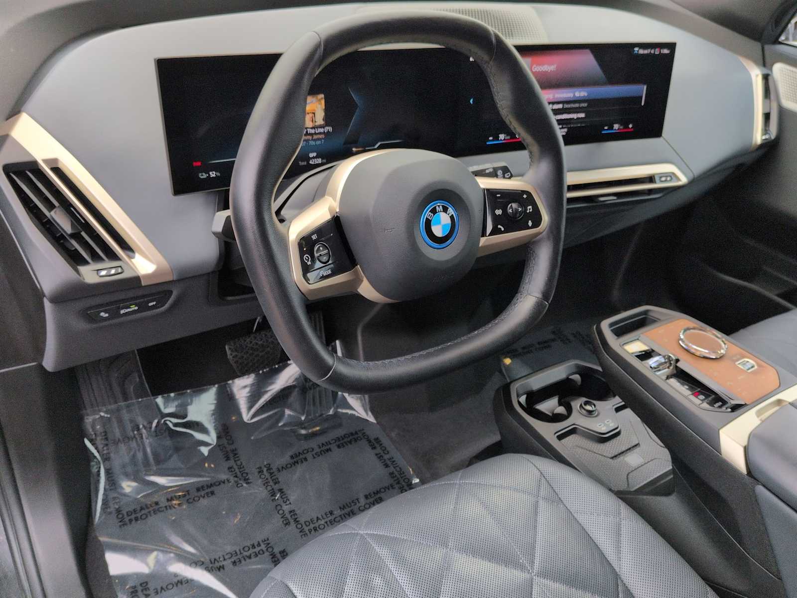 Thumbnail: 2023 BMW iX - 10