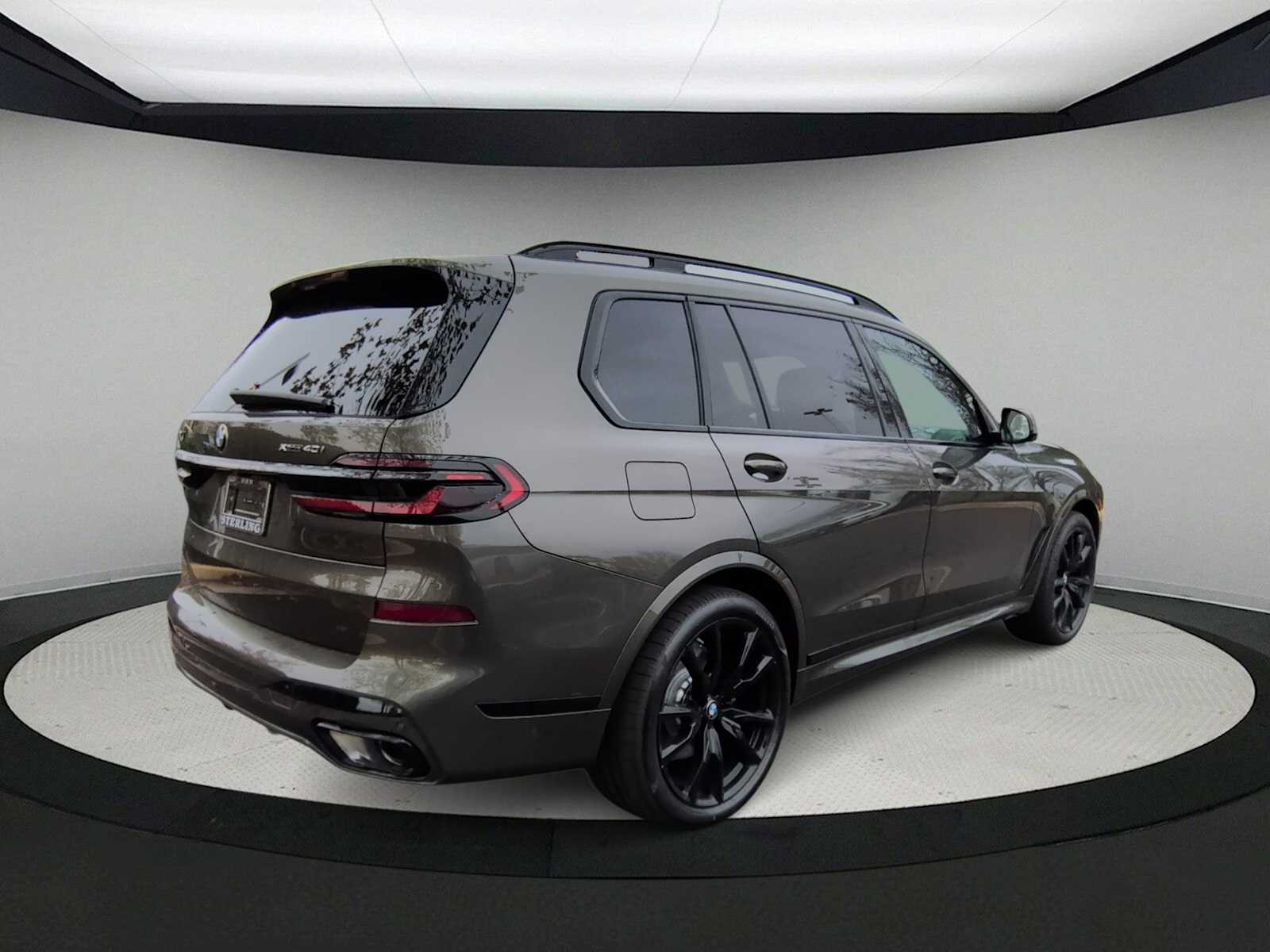 Thumbnail: 2026 BMW X7 - 8