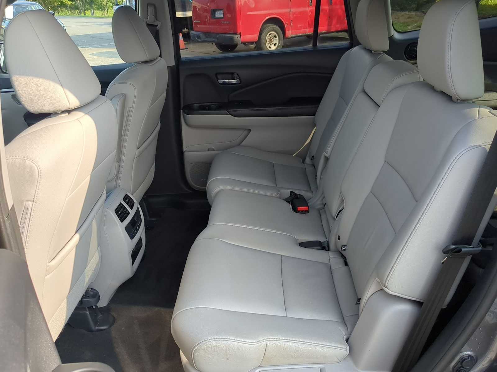 Thumbnail: 2016 Honda Pilot - 20