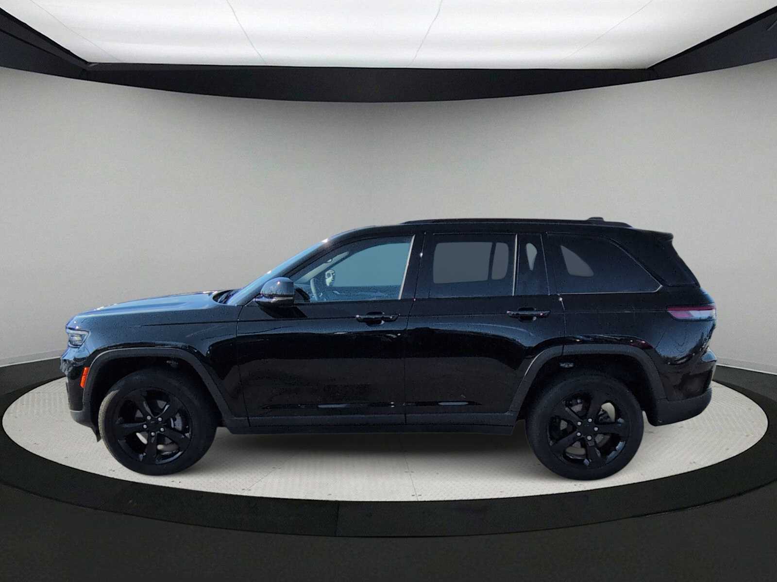 Thumbnail: 2023 Jeep Grand Cherokee - 4
