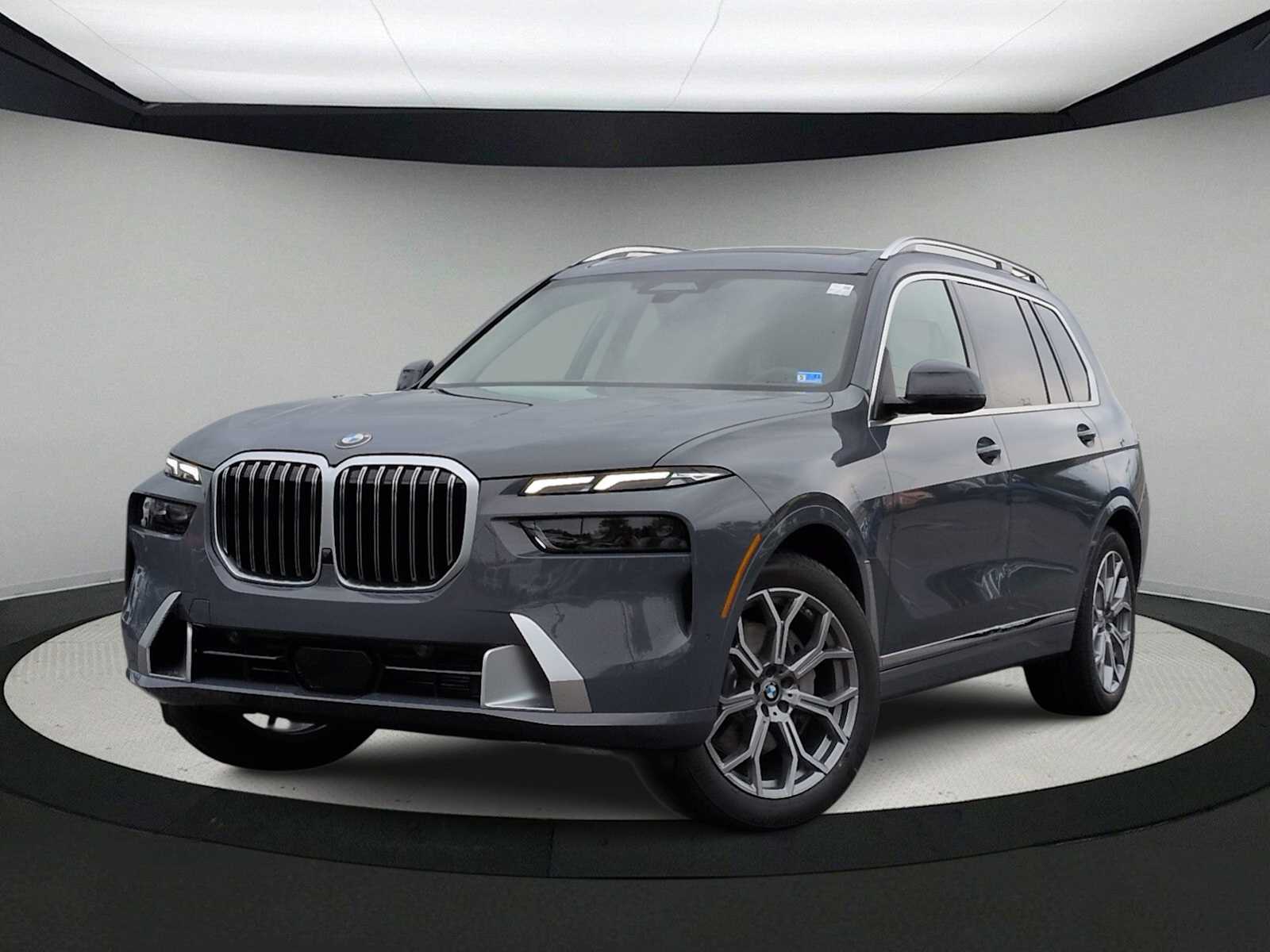 Thumbnail: 2027 BMW X7 - 1