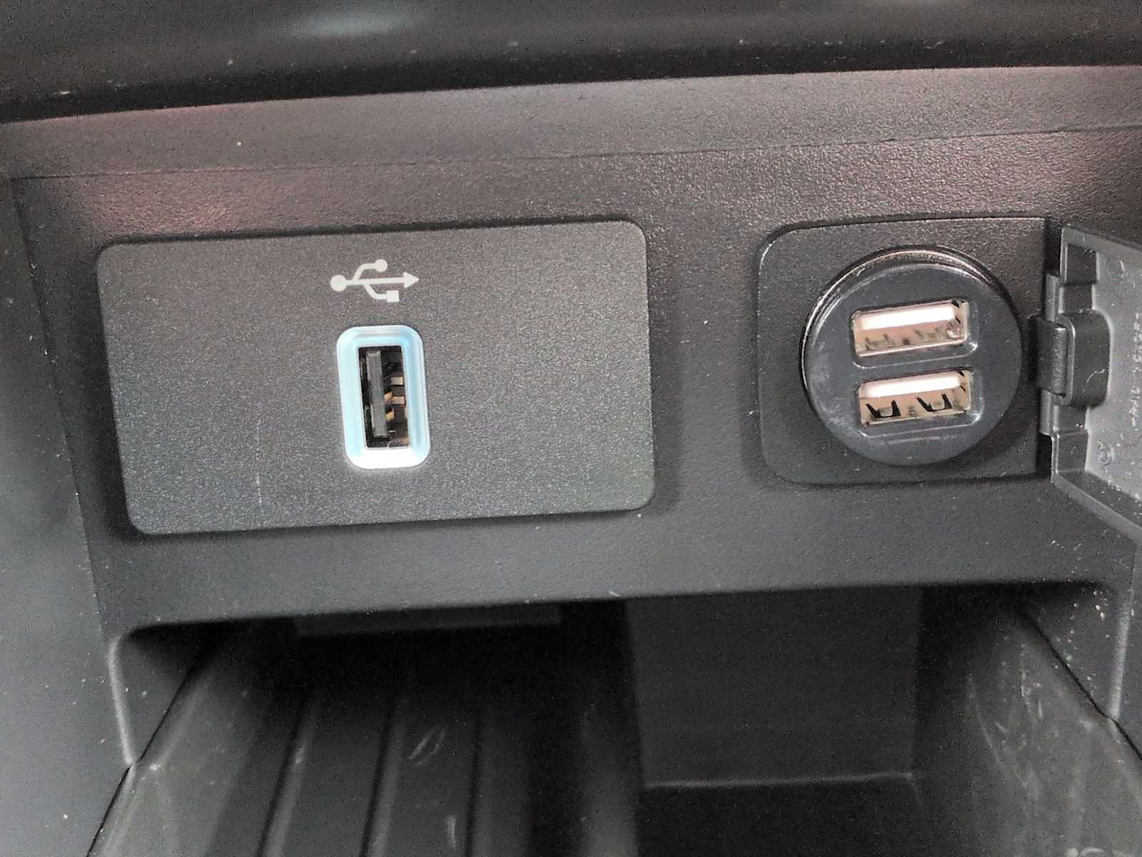 Thumbnail: 2017 Ford Explorer - 33