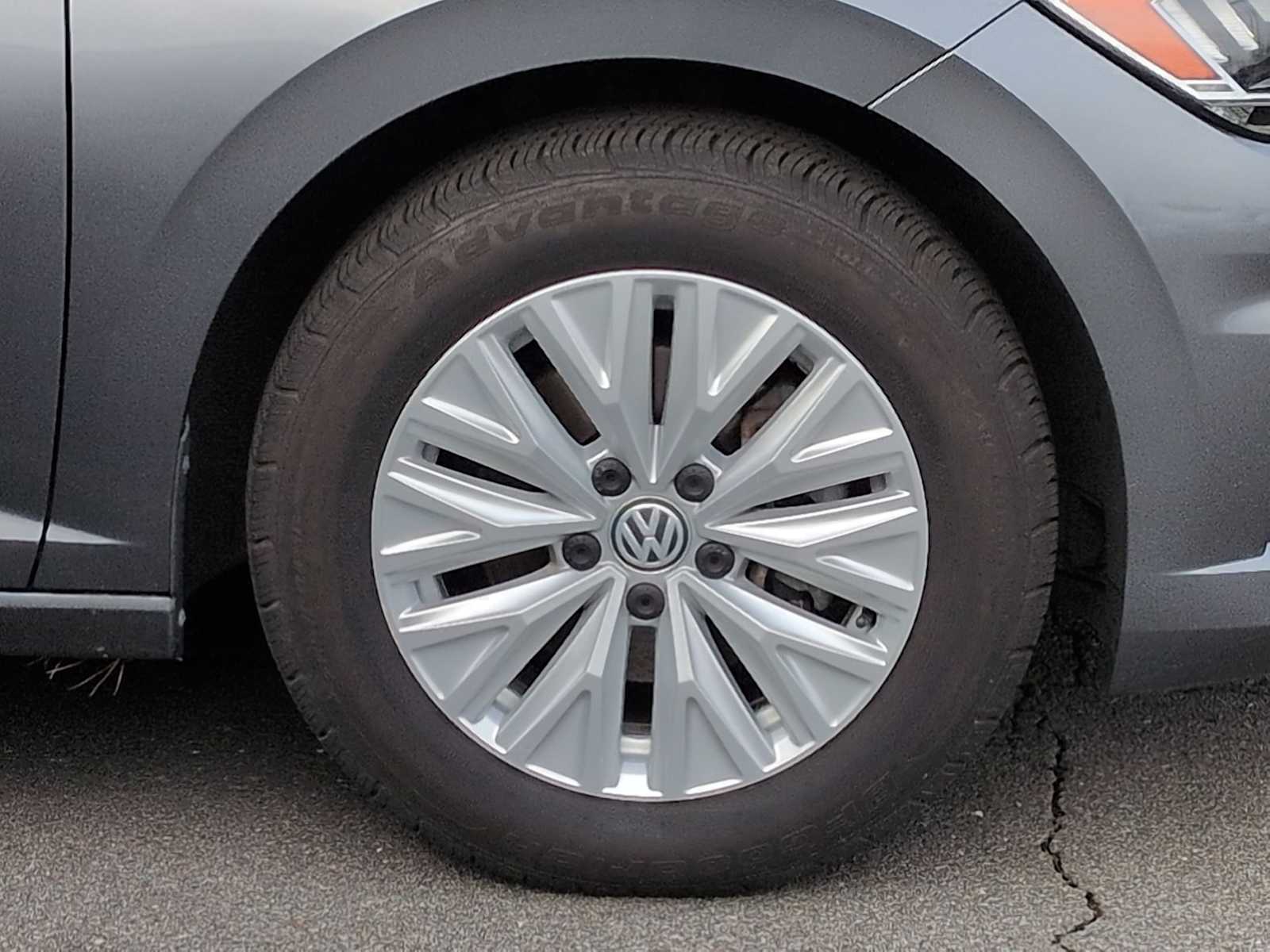 Thumbnail: 2019 Volkswagen Jetta - 13