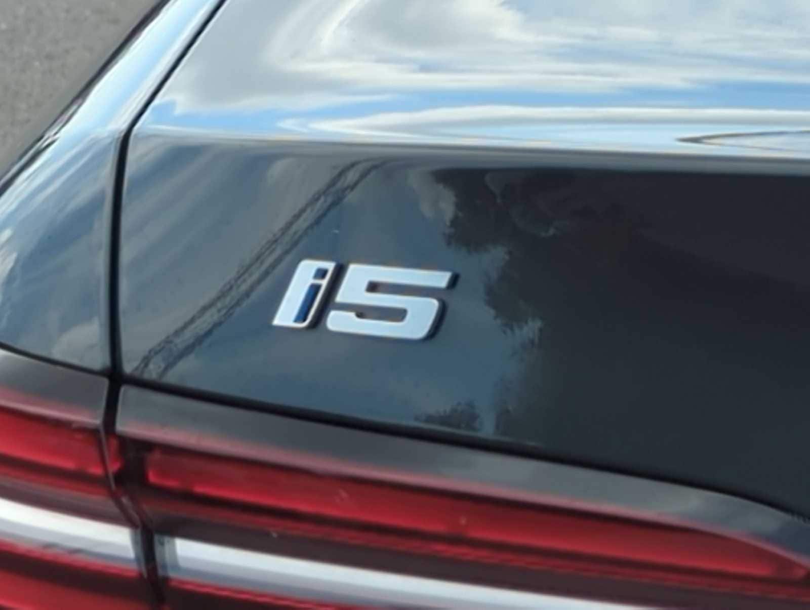 Thumbnail: 2024 BMW i5 - 12