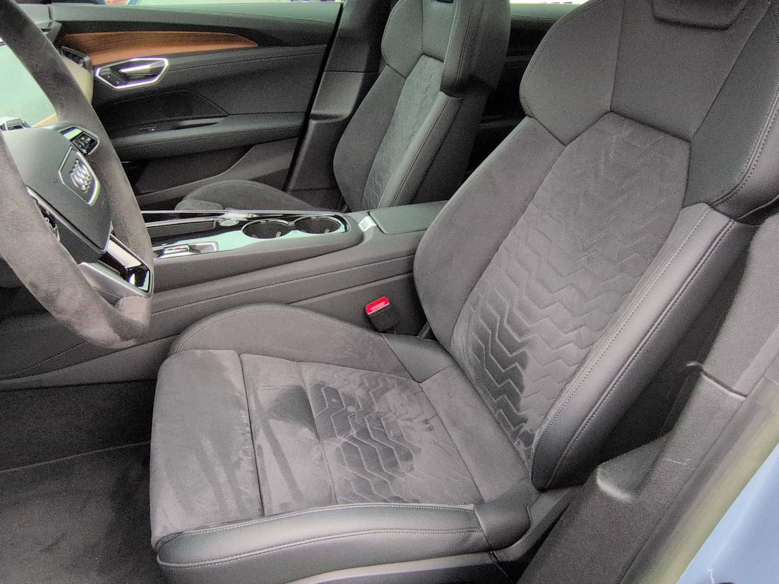 Thumbnail: 2023 Audi e-tron GT - 15