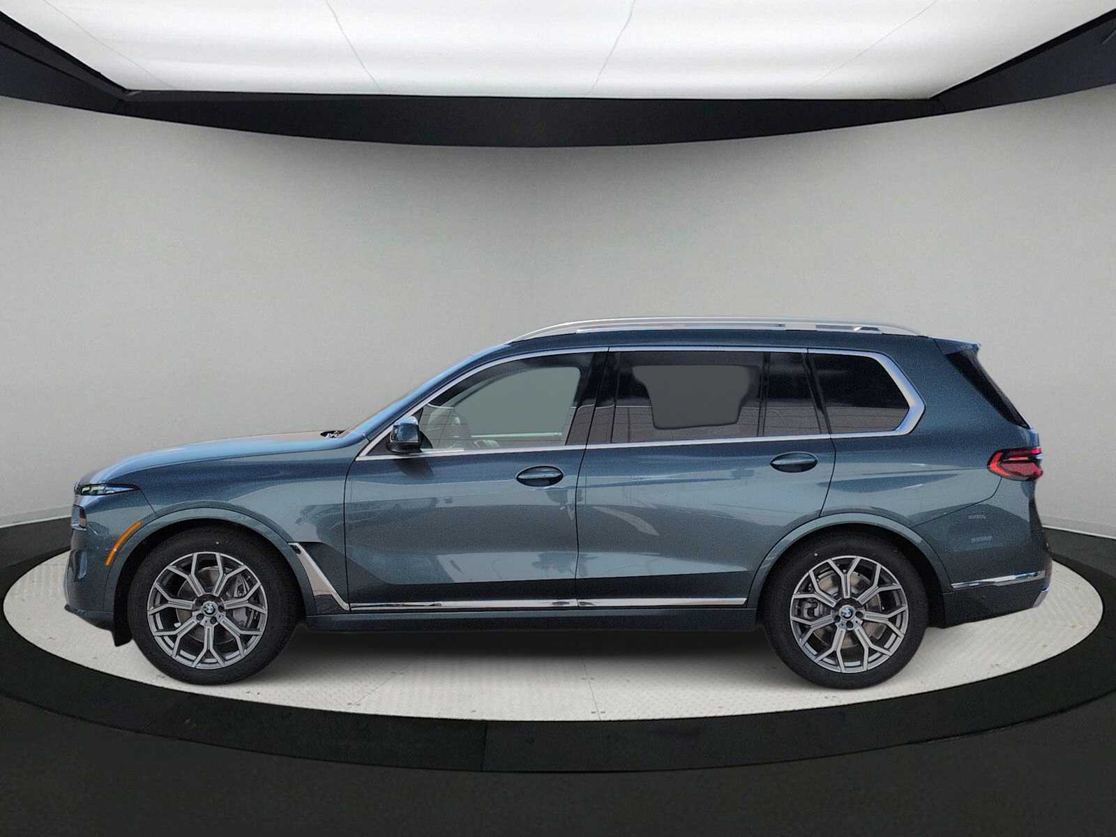 Thumbnail: 2026 BMW X7 - 5