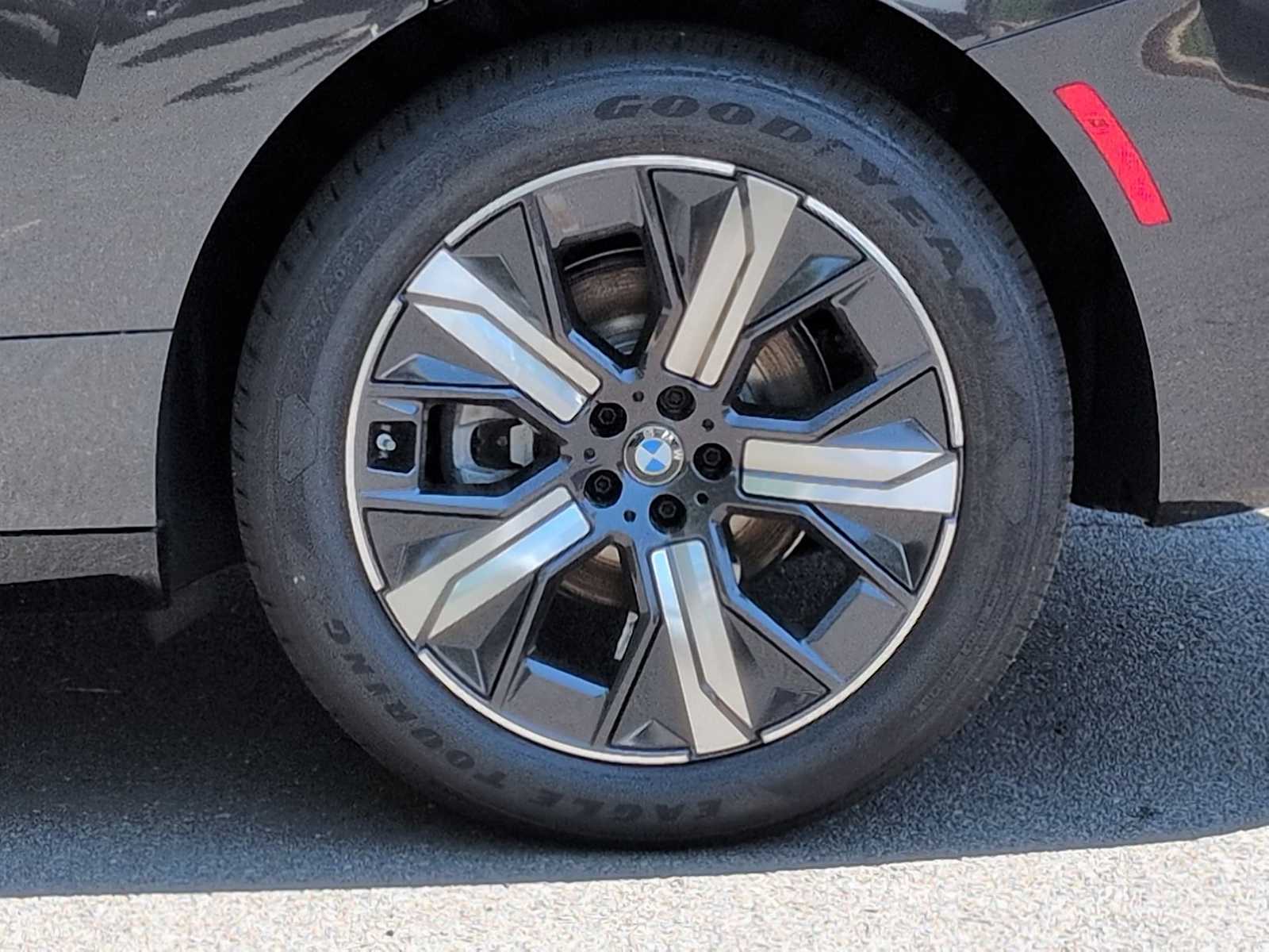 Thumbnail: 2026 BMW iX - 14