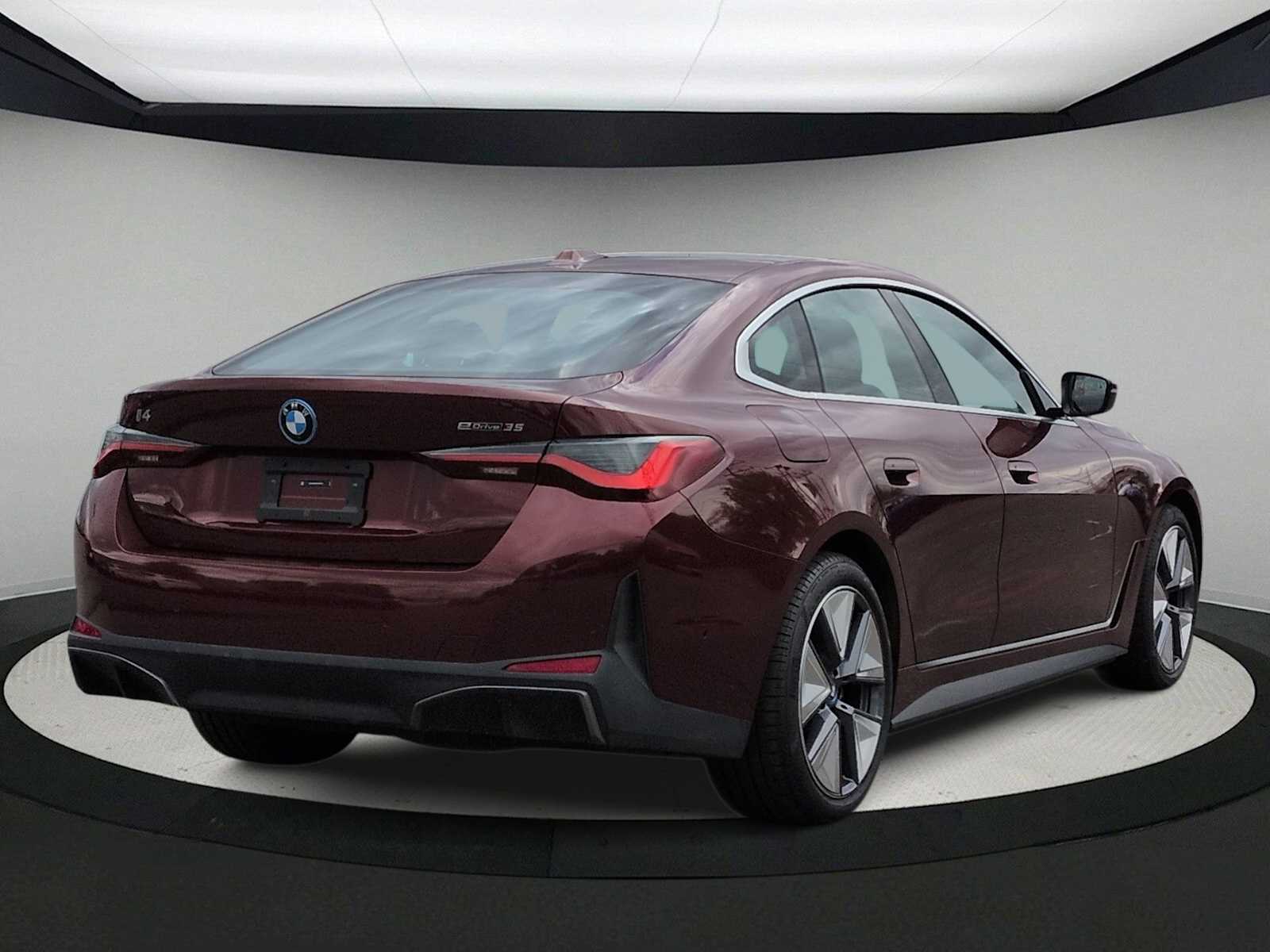 Thumbnail: 2023 BMW i4 - 8