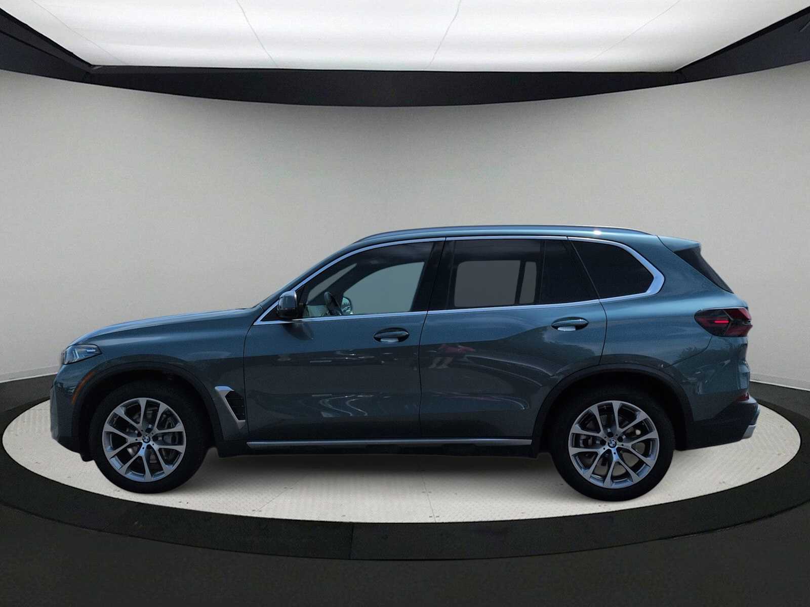 Thumbnail: 2026 BMW X5 - 4