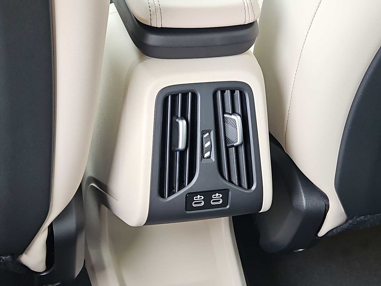 Thumbnail: 2025 BMW X1 - 28