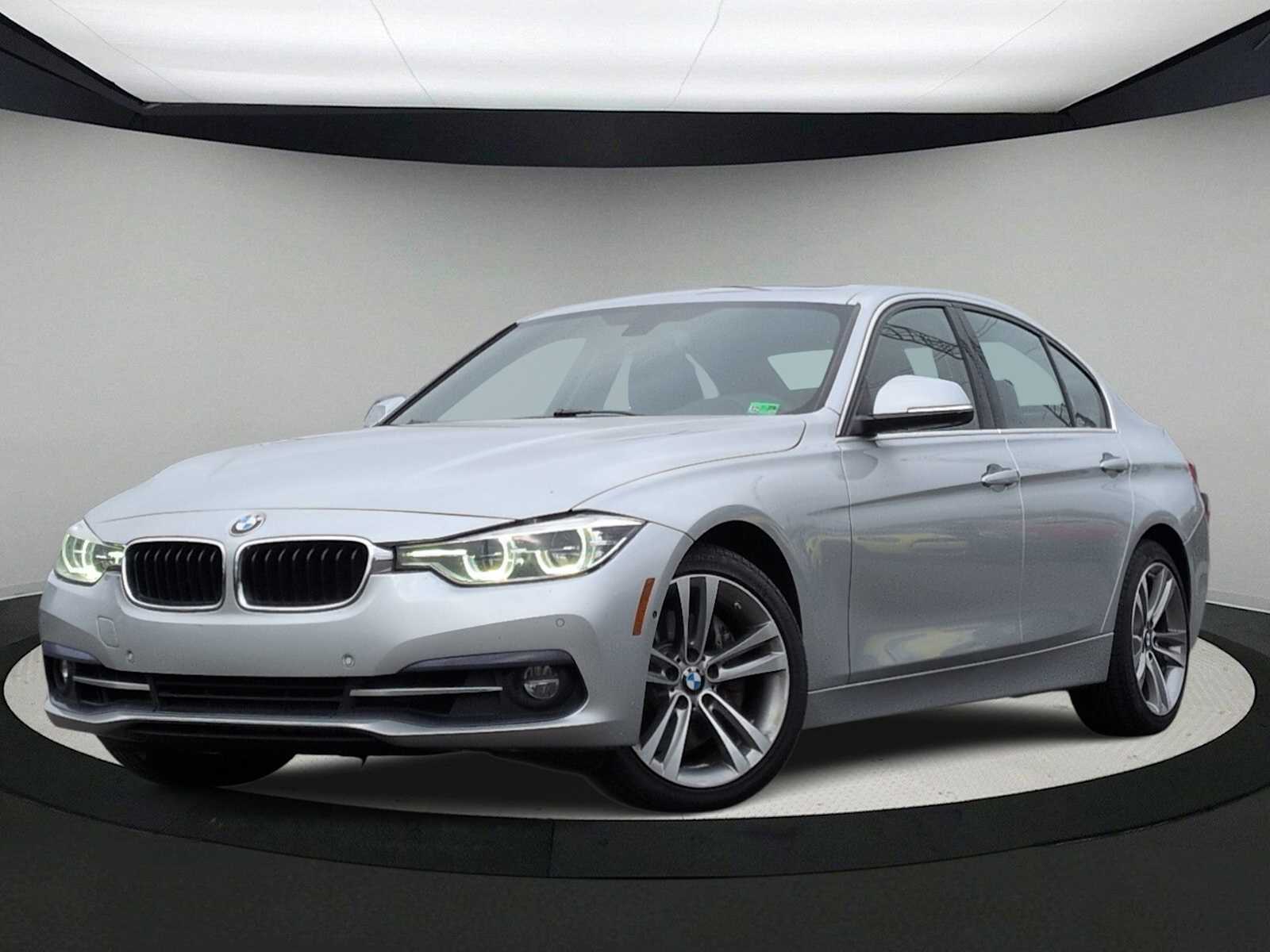 Thumbnail: 2017 BMW 3 Series - 1