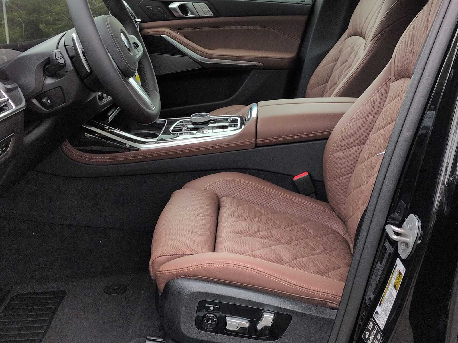 Thumbnail: 2027 BMW X7 - 17
