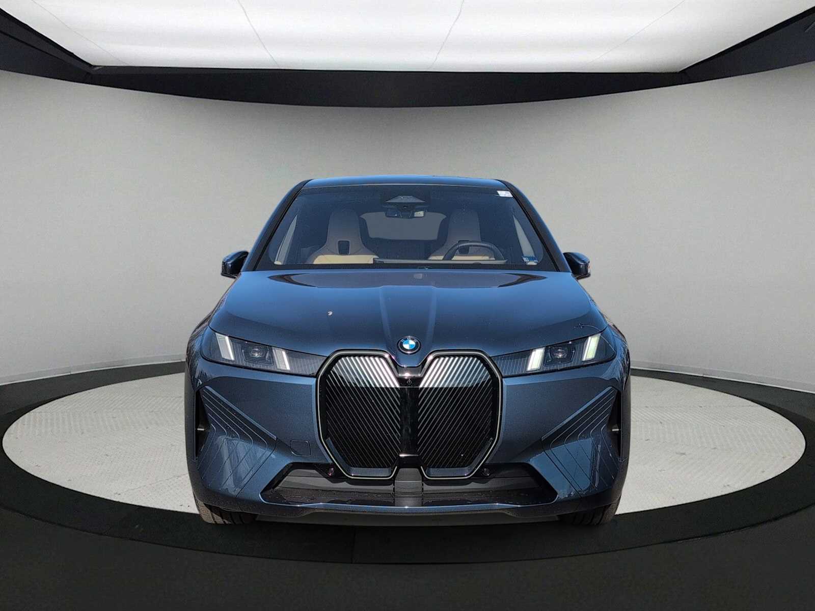 Thumbnail: 2026 BMW iX - 3