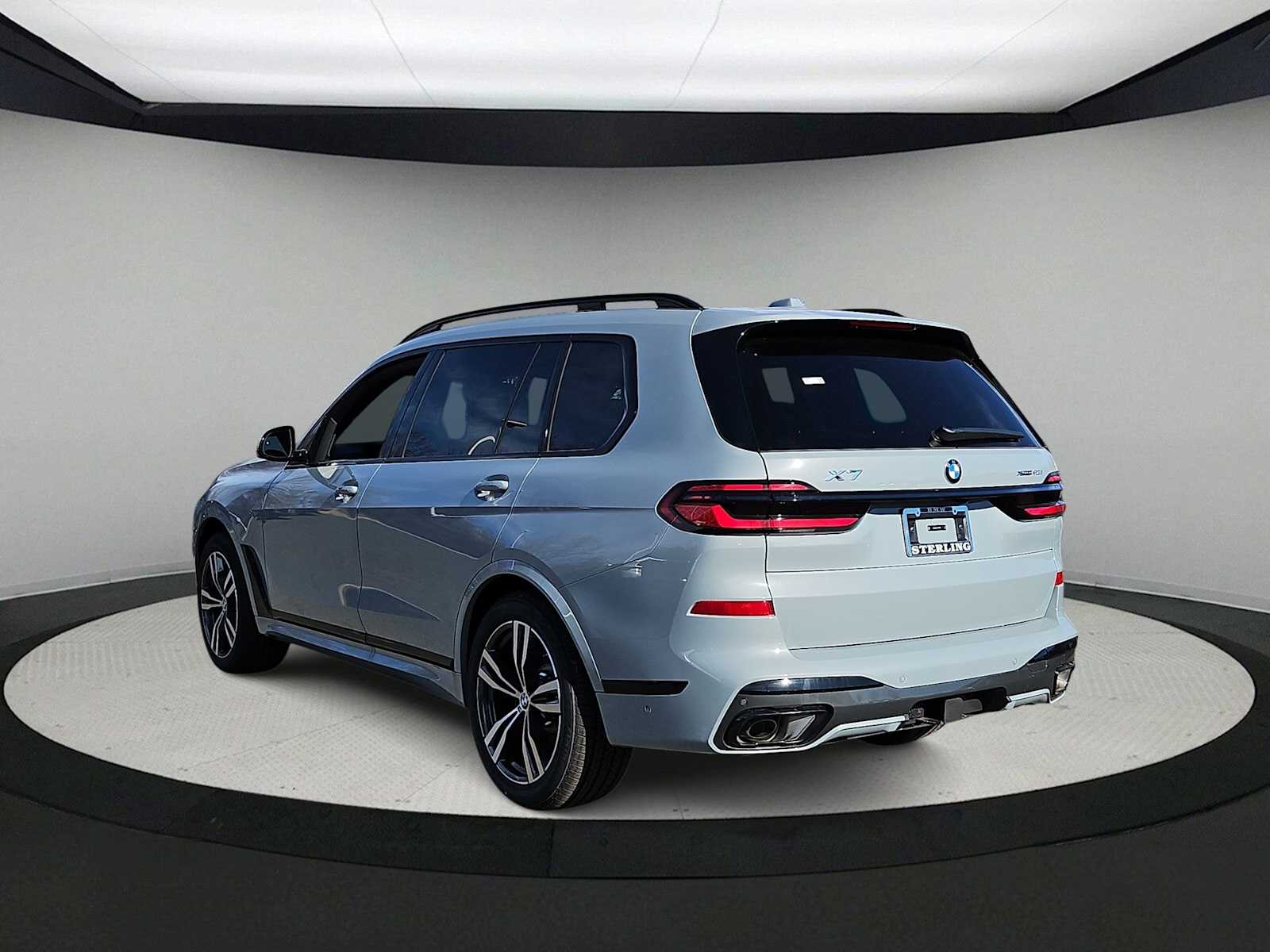 Thumbnail: 2026 BMW X7 - 6