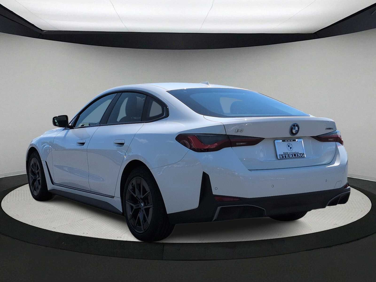 Thumbnail: 2023 BMW i4 - 6