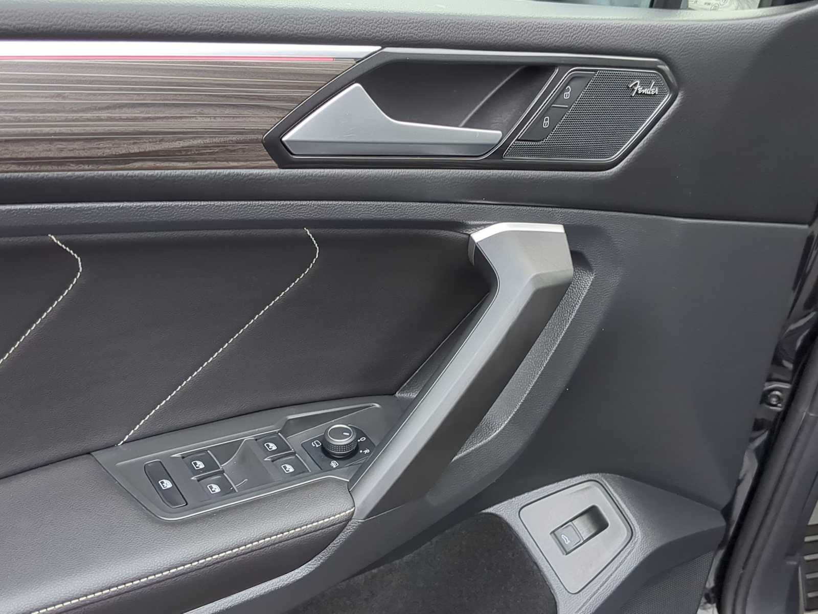 Thumbnail: 2024 Volkswagen Tiguan - 17