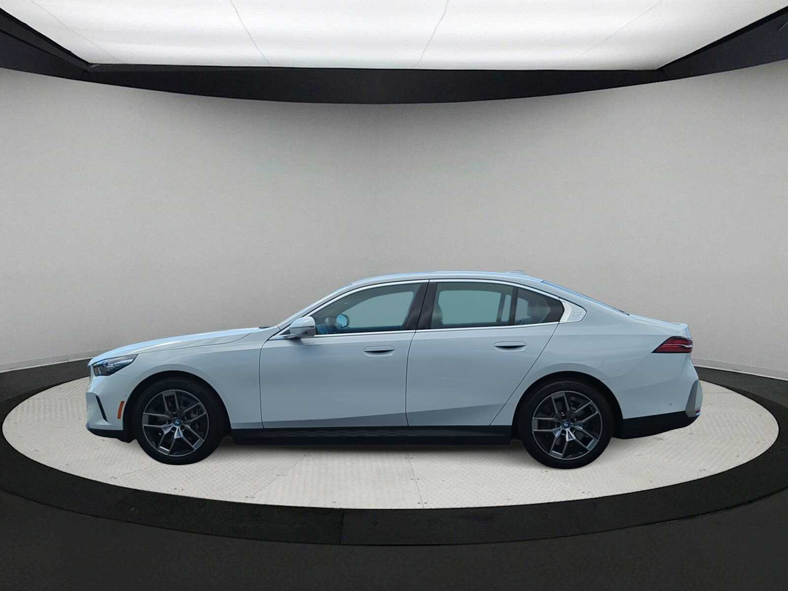 Thumbnail: 2024 BMW i5 - 5