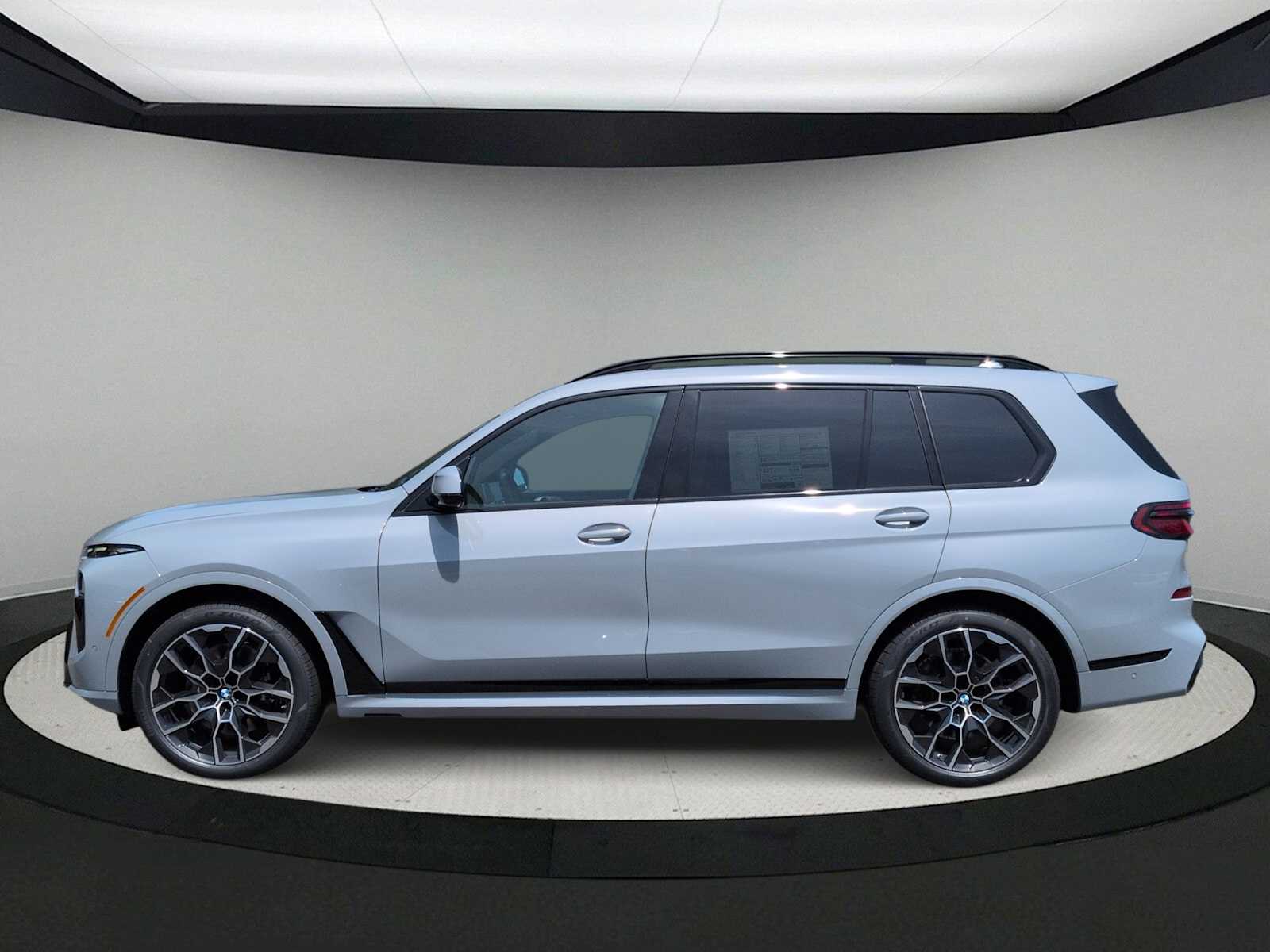 Thumbnail: 2027 BMW X7 - 5