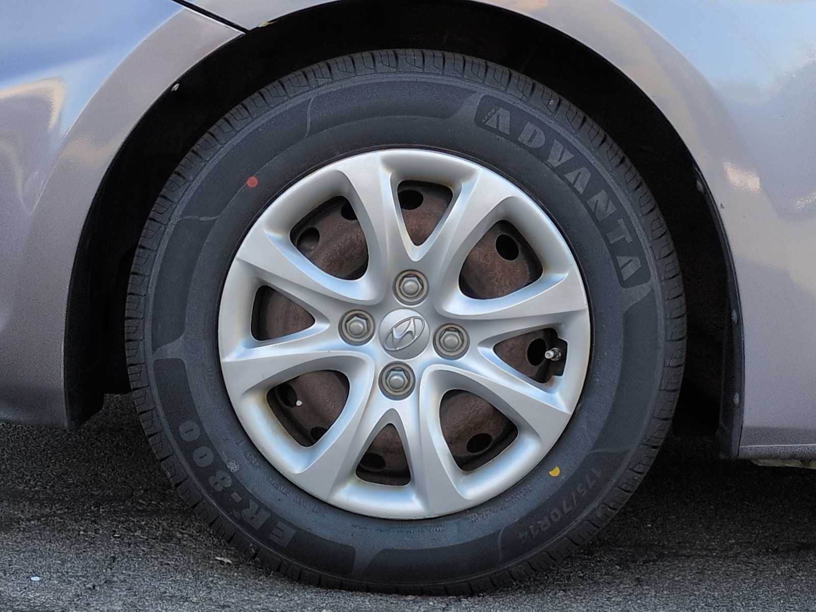 Thumbnail: 2014 Hyundai Accent - 14