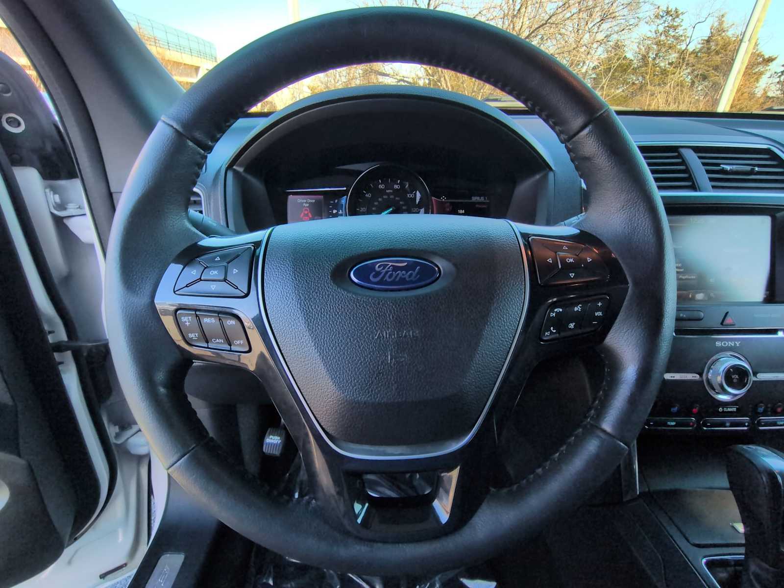 Thumbnail: 2016 Ford Explorer - 24