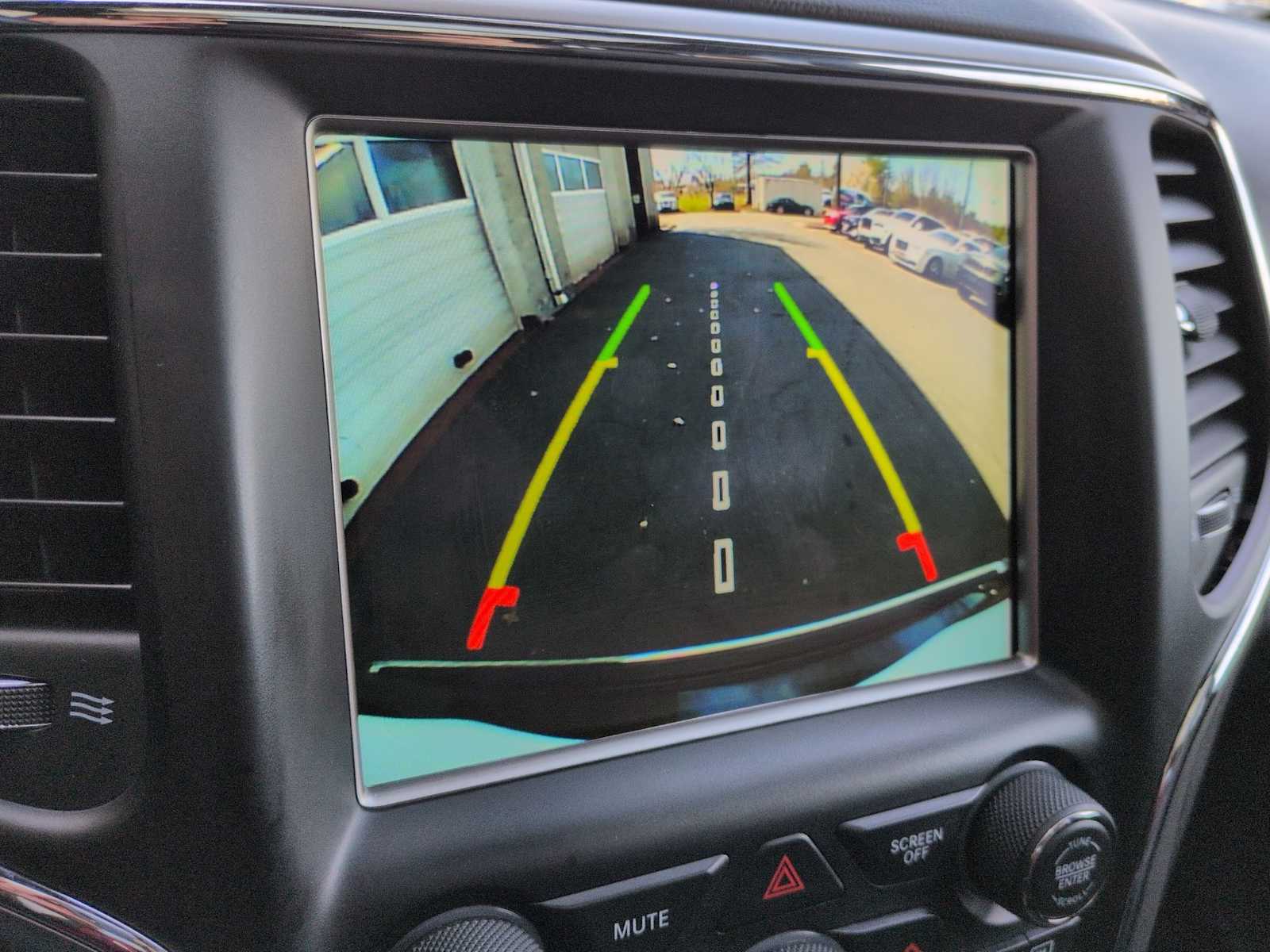 Thumbnail: 2018 Jeep Grand Cherokee - 32