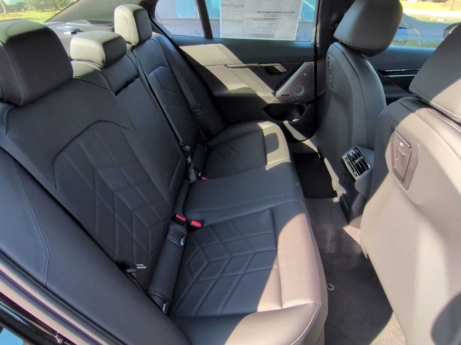 Thumbnail: 2025 BMW i5 - 22