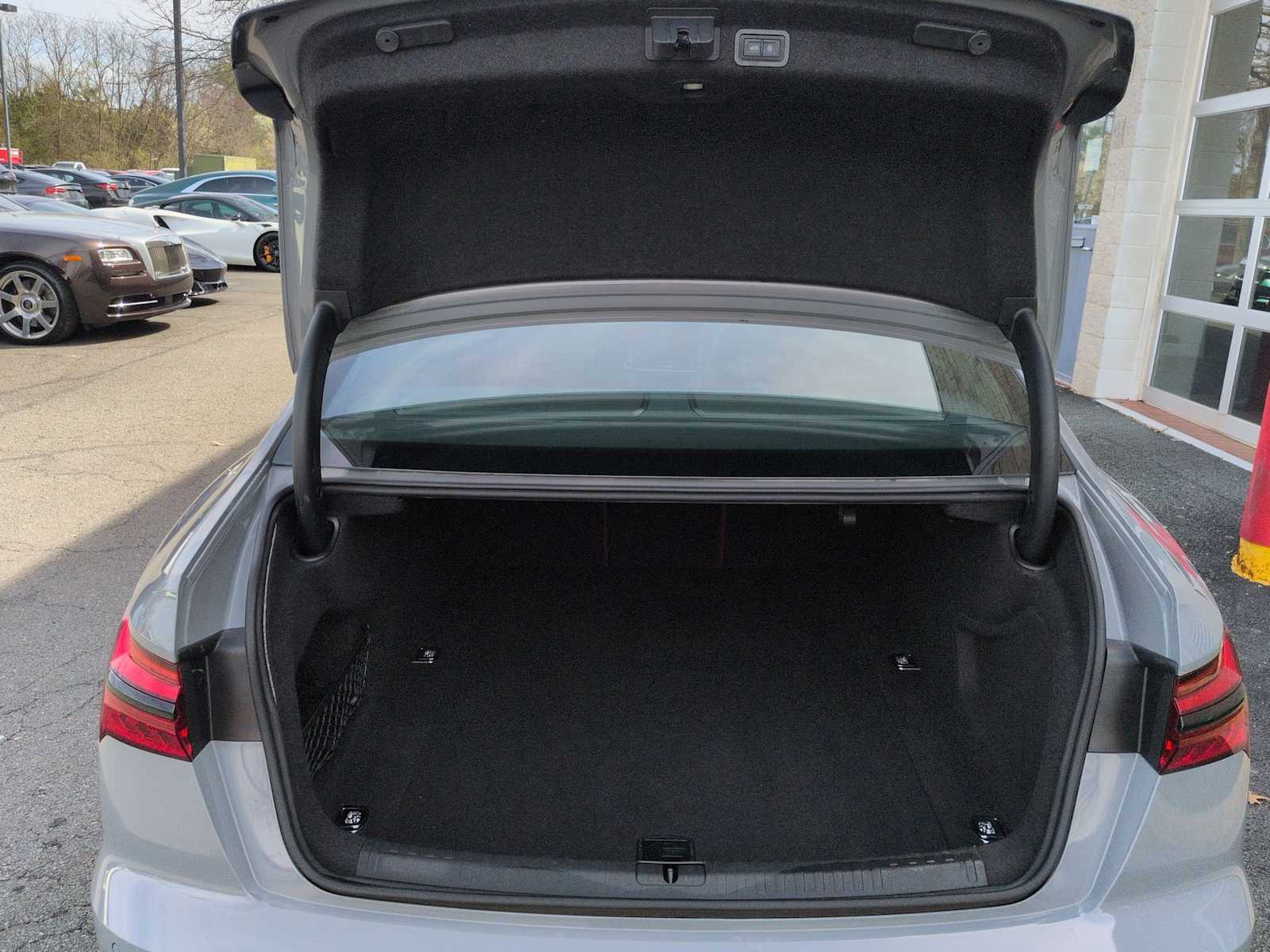 Thumbnail: 2022 Audi S6 - 35