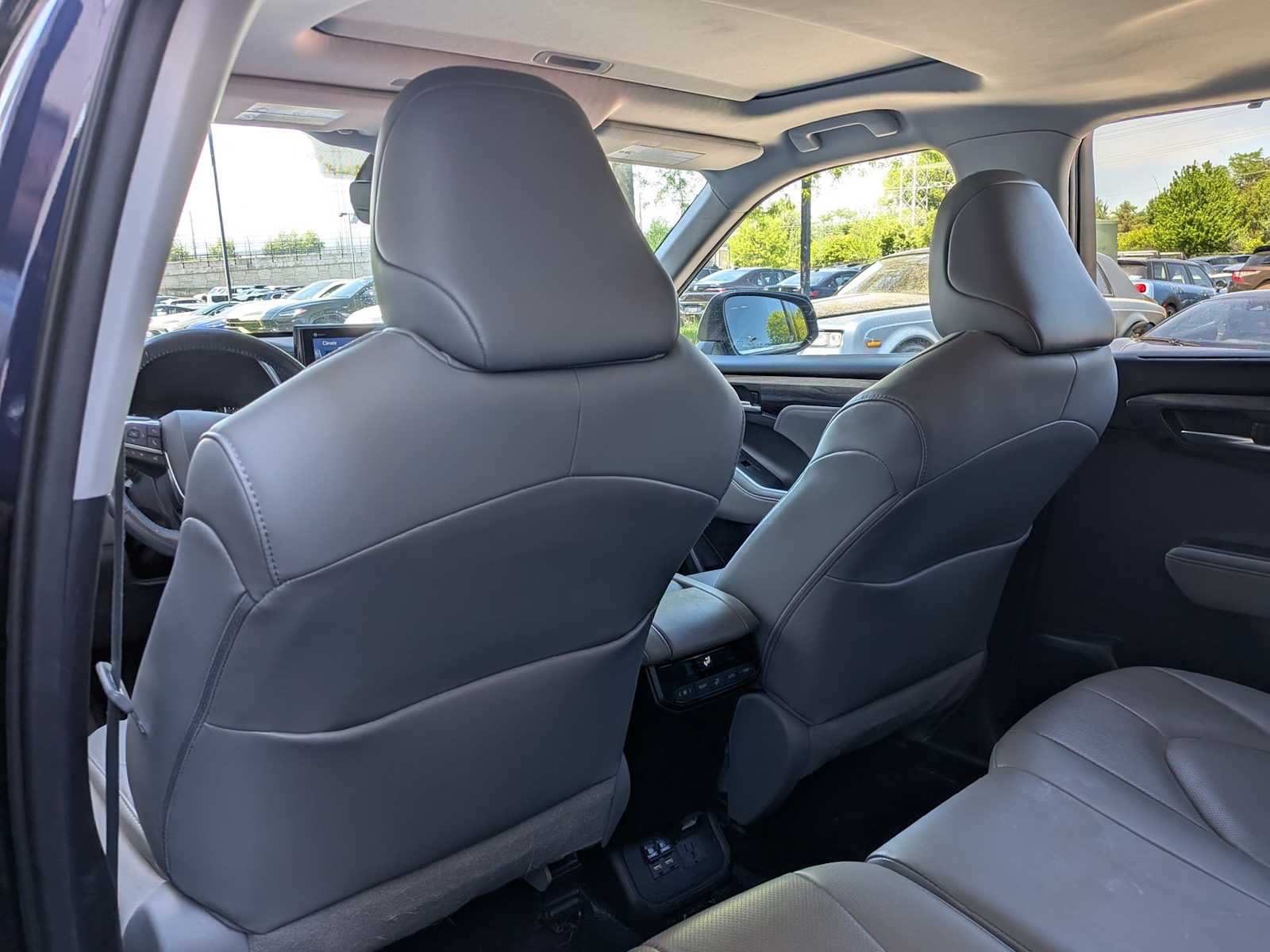 Thumbnail: 2021 Toyota Highlander - 19