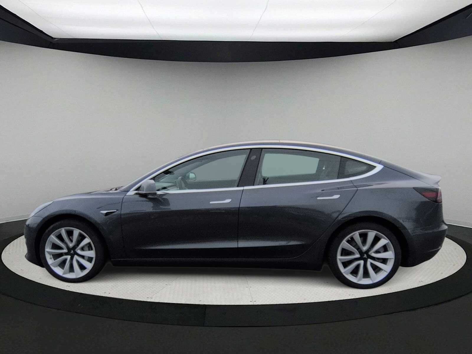 Thumbnail: 2019 Tesla Model 3 - 5