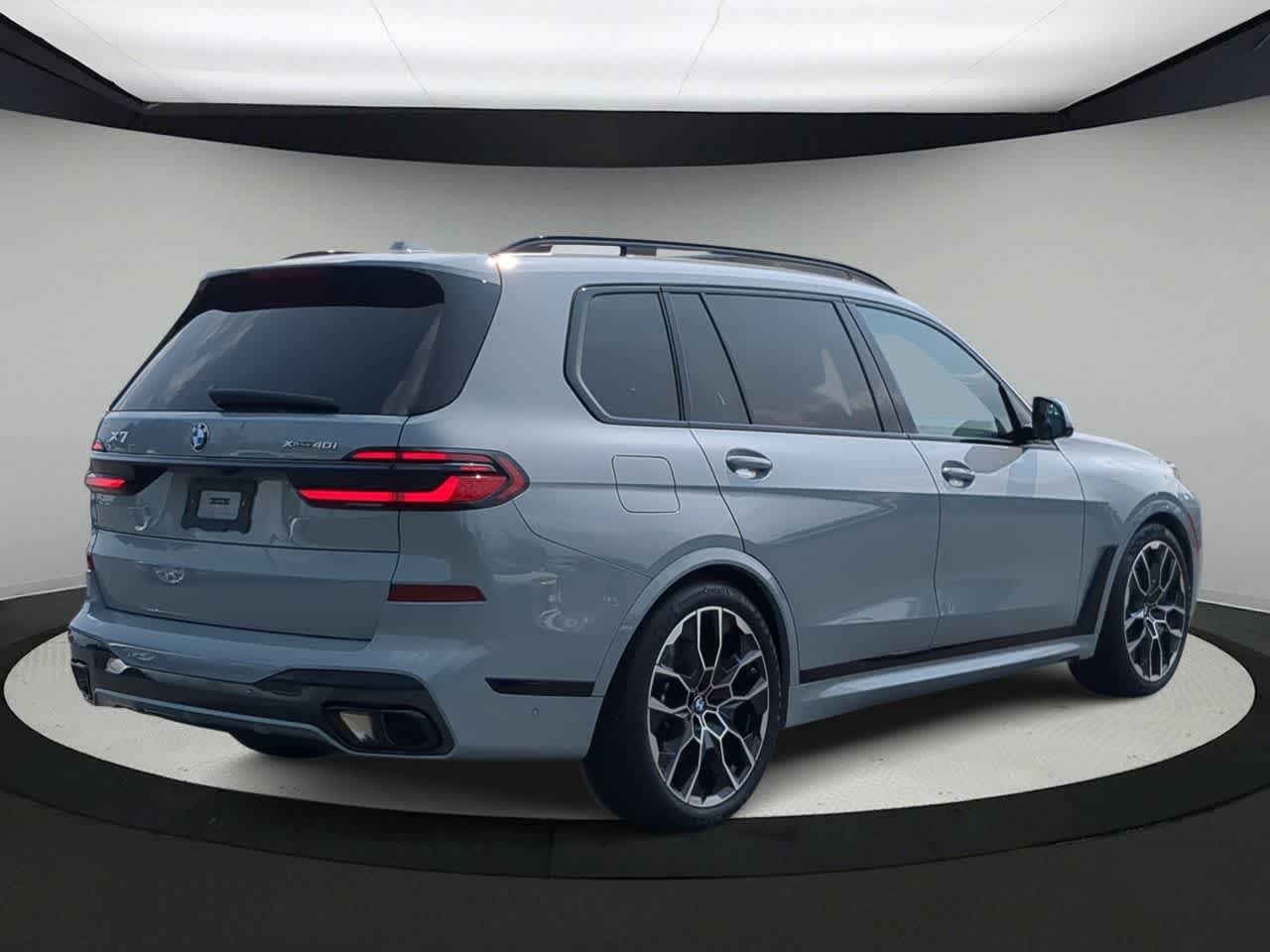 Thumbnail: 2024 BMW X7 - 8