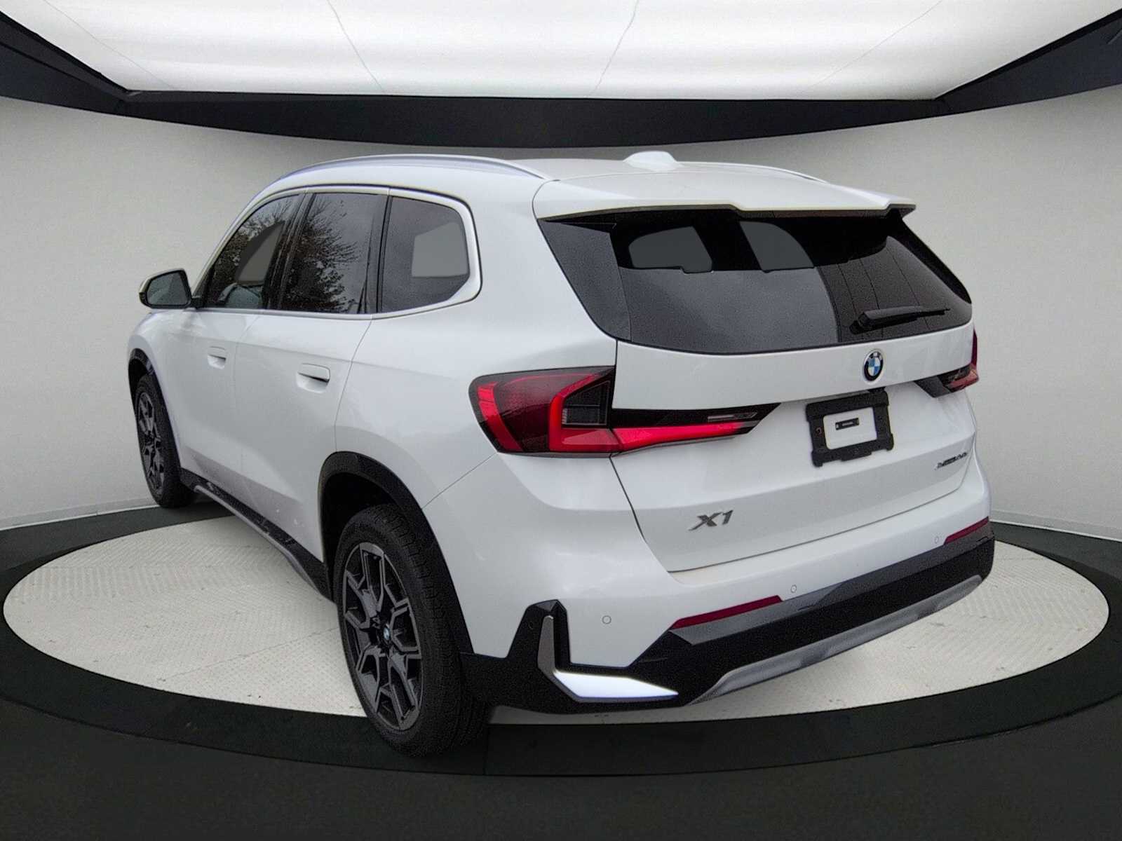 Thumbnail: 2026 BMW X1 - 6