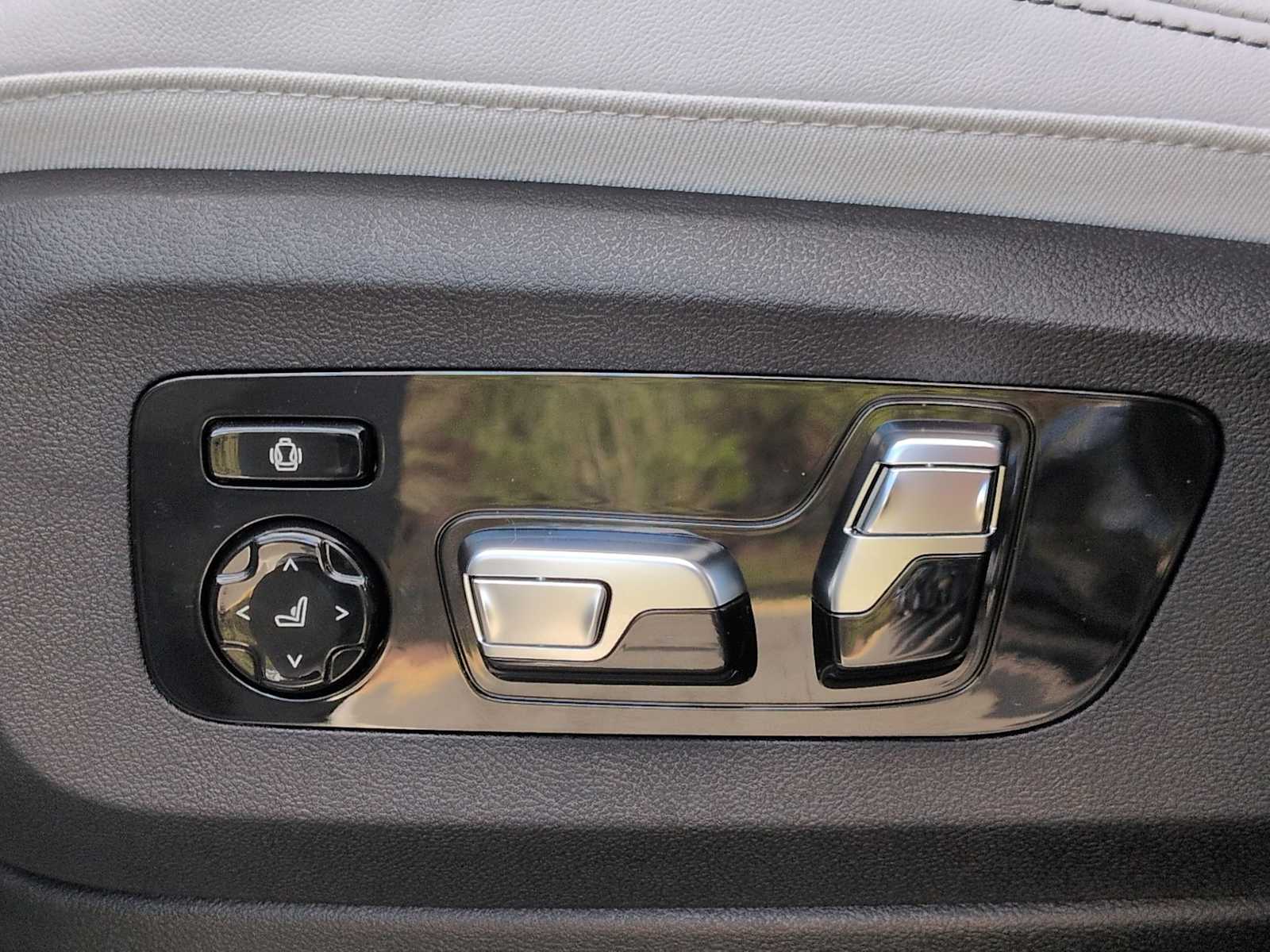 Thumbnail: 2026 BMW X5 - 18