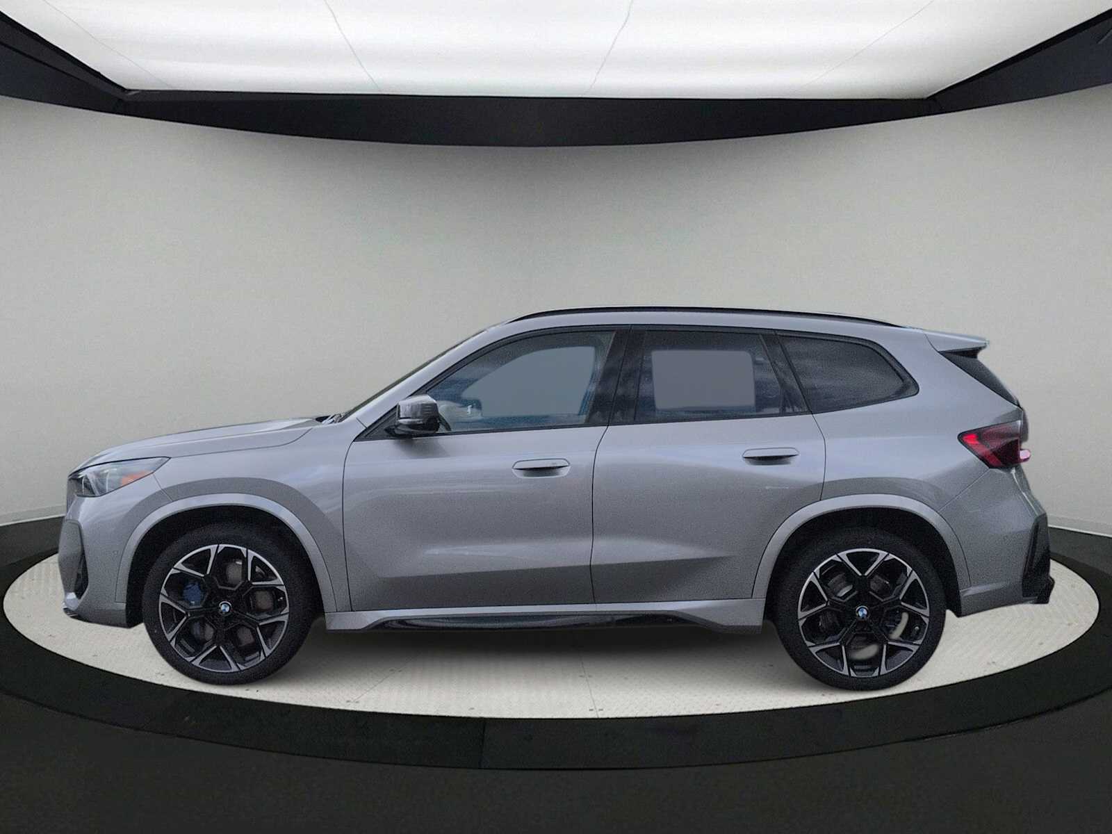 Thumbnail: 2026 BMW X1 - 5