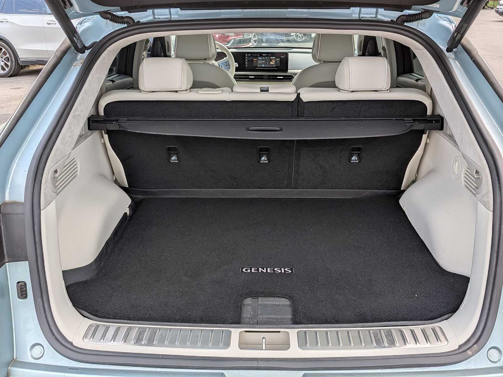 Thumbnail: 2023 Genesis GV60 - 37