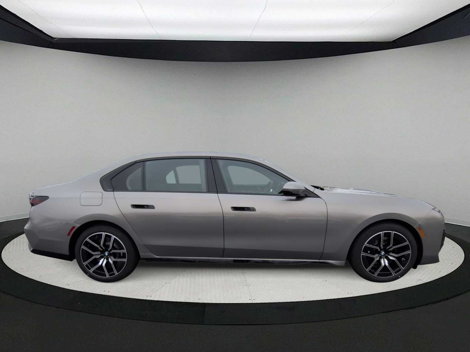 Thumbnail: 2026 BMW 7 Series - 9