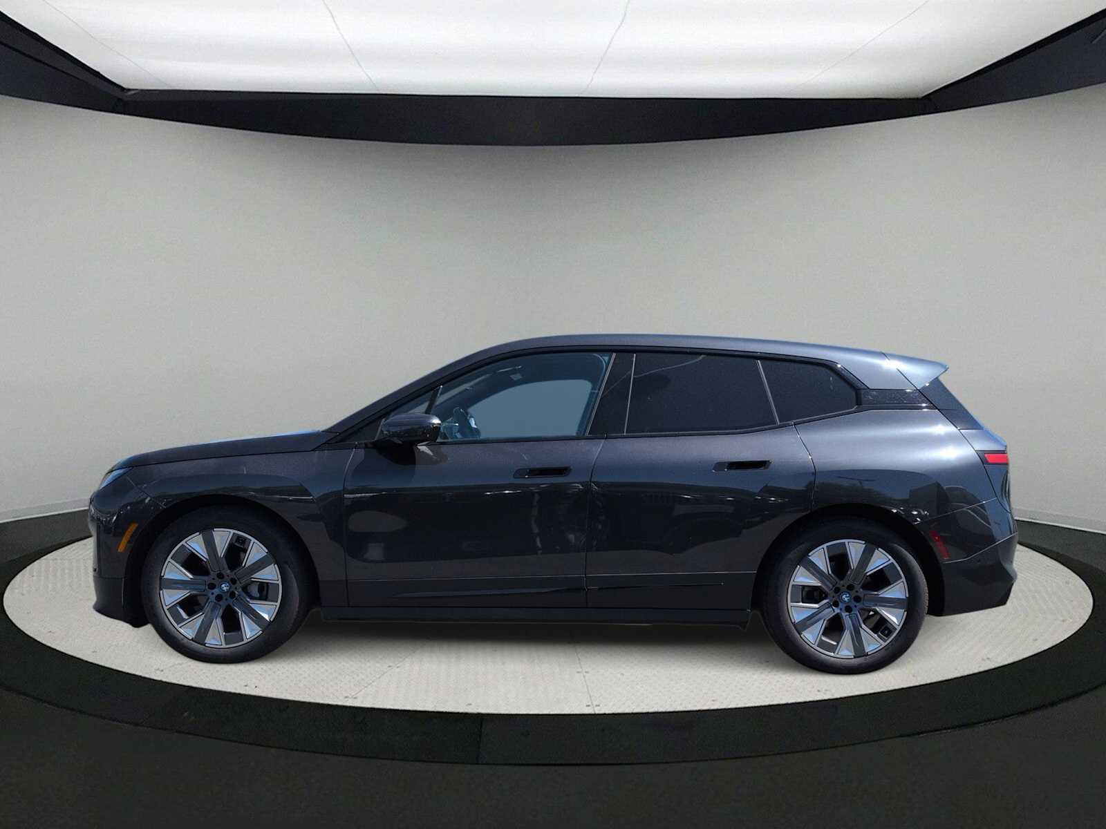 Thumbnail: 2022 BMW iX - 5