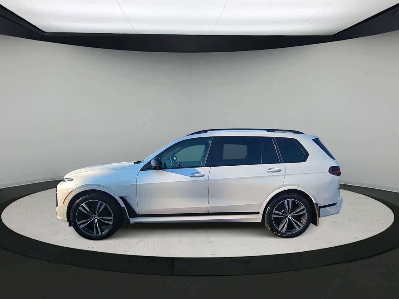 Thumbnail: 2023 BMW X7 - 5