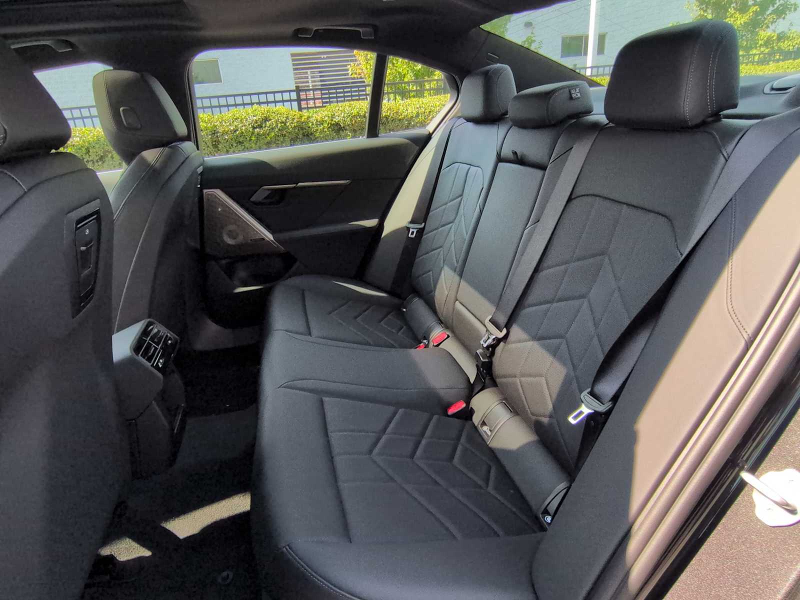 Thumbnail: 2026 BMW i5 - 21