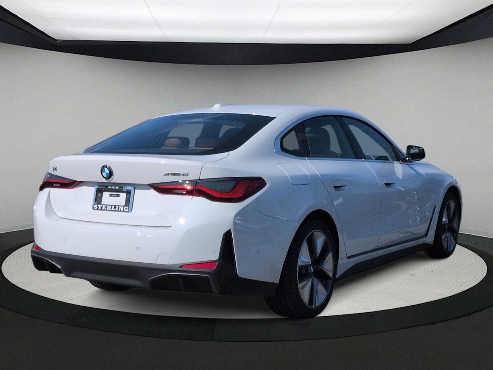 Thumbnail: 2026 BMW i4 - 8