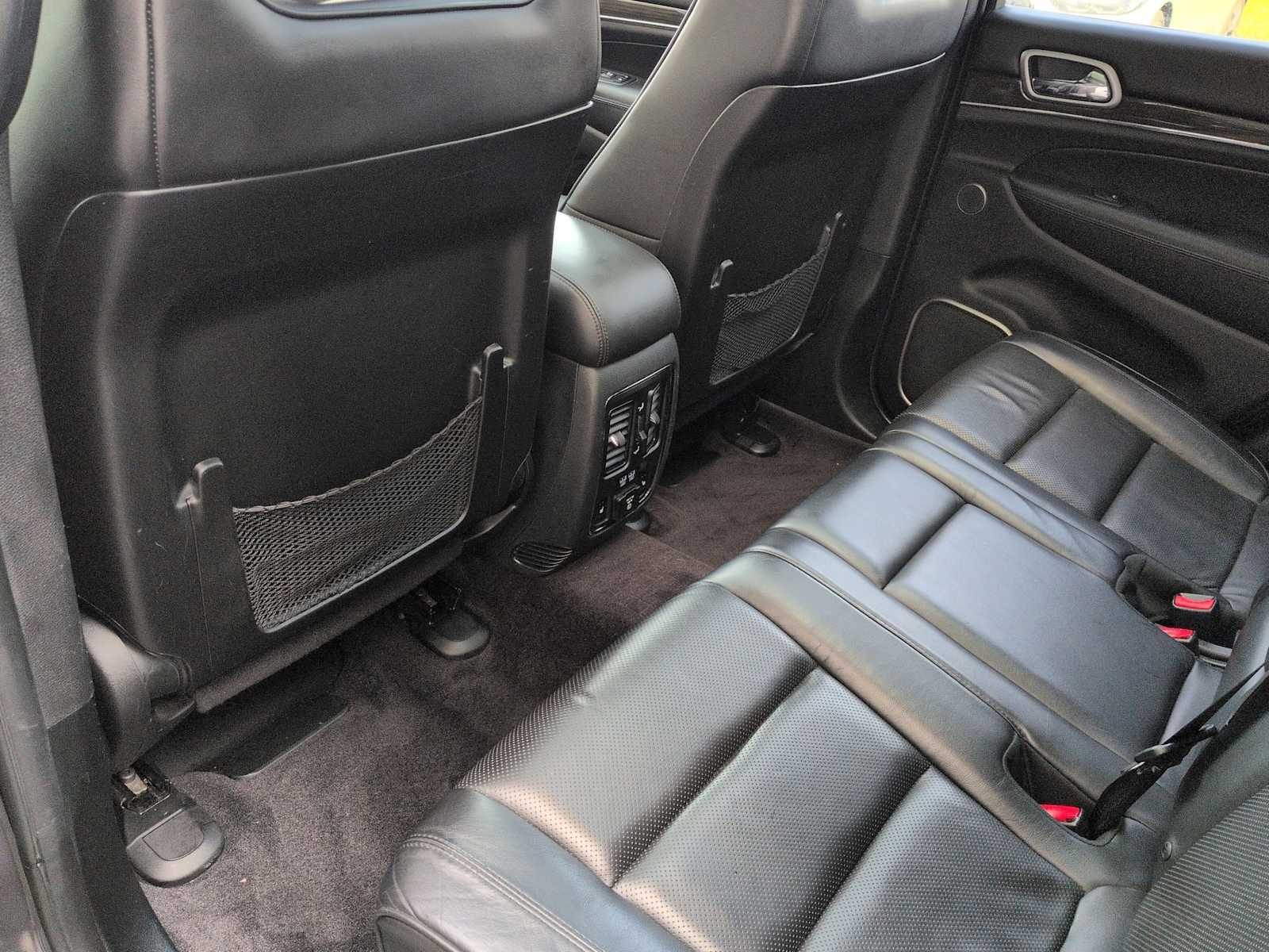 Thumbnail: 2018 Jeep Grand Cherokee - 19