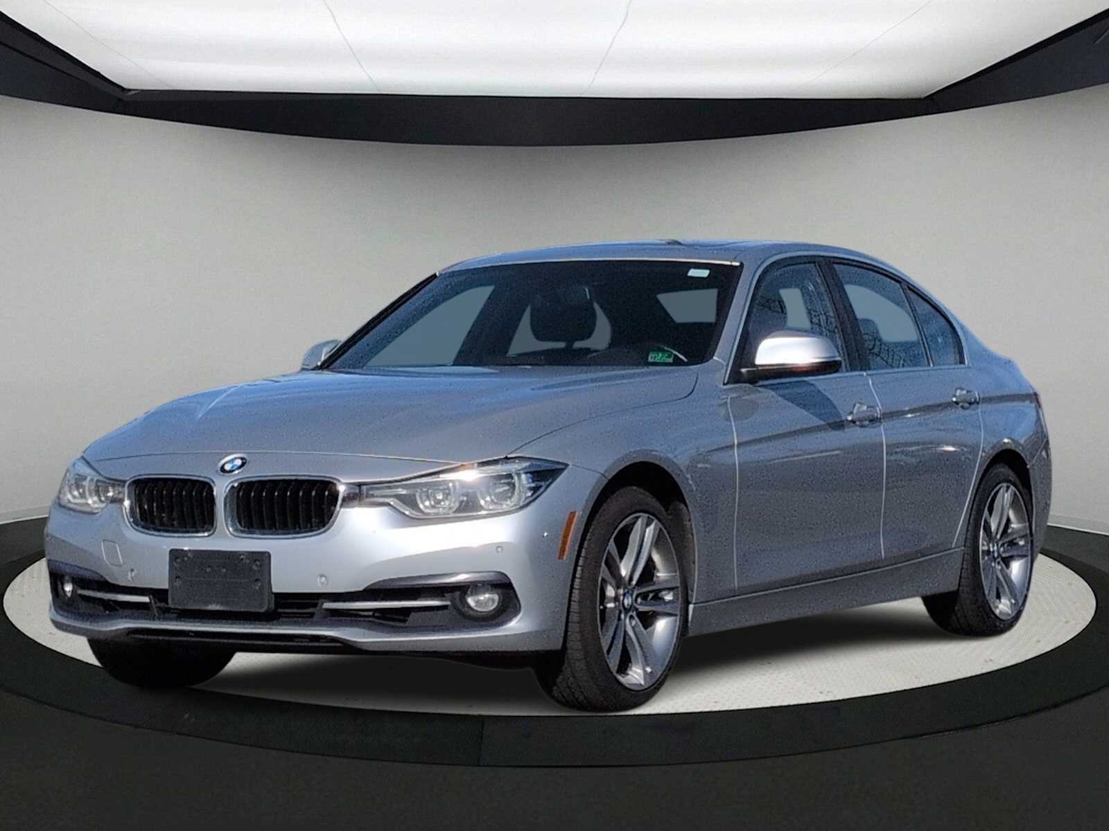Thumbnail: 2018 BMW 3 Series - 4